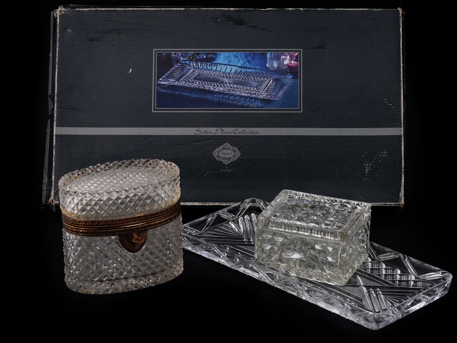 VINTAGE CUT GLASS CASES AND PLATES 4 VANITY ITEMS (1 of 12)