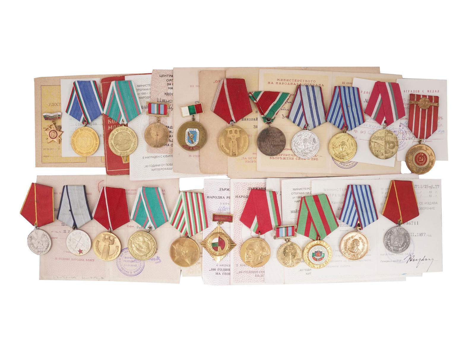 SOVIET BULGARIAN MILITARY MEDALS AND CERTIFICATES (1 of 2)