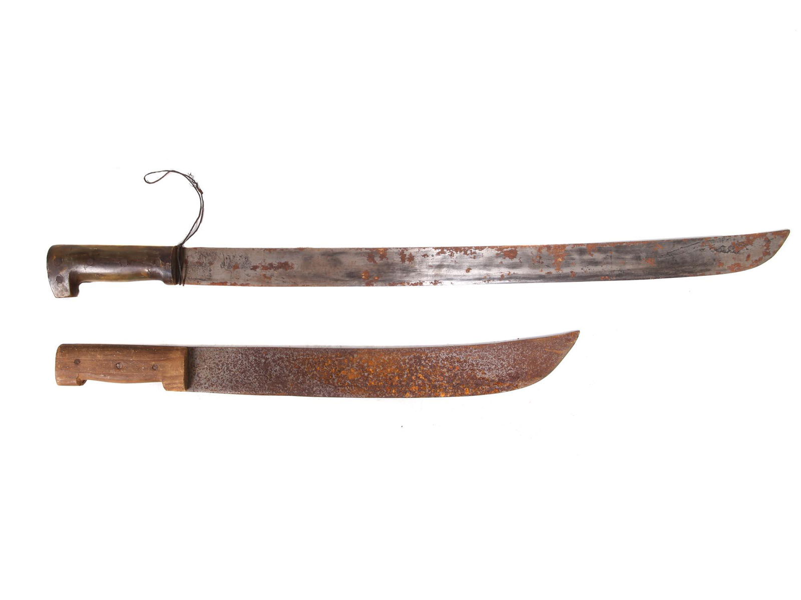 A PAIR OF VINTAGE AMERICAN AND MEXICAN MACHETES: A pair of vintage machetes in two various sizes. The first: a WWII American Legitimus Collins & Co. Machete No. 22 with a wooden handle, marked on ricasso. The second: Mexico Noriega E Hijos machete w