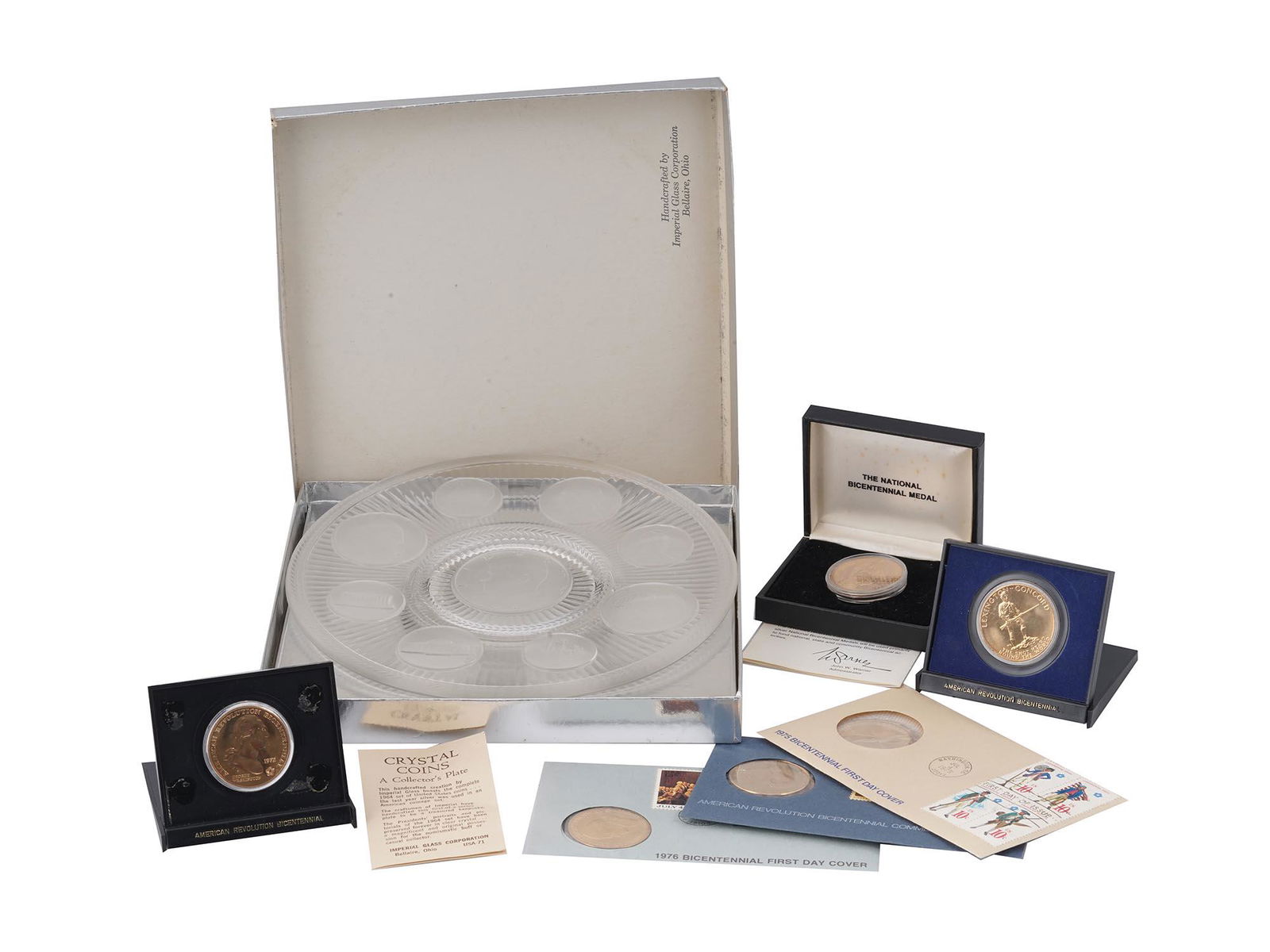 VINTAGE AMERICAN BICENTENNIAL COINS AND STAMPS (1 of 9)