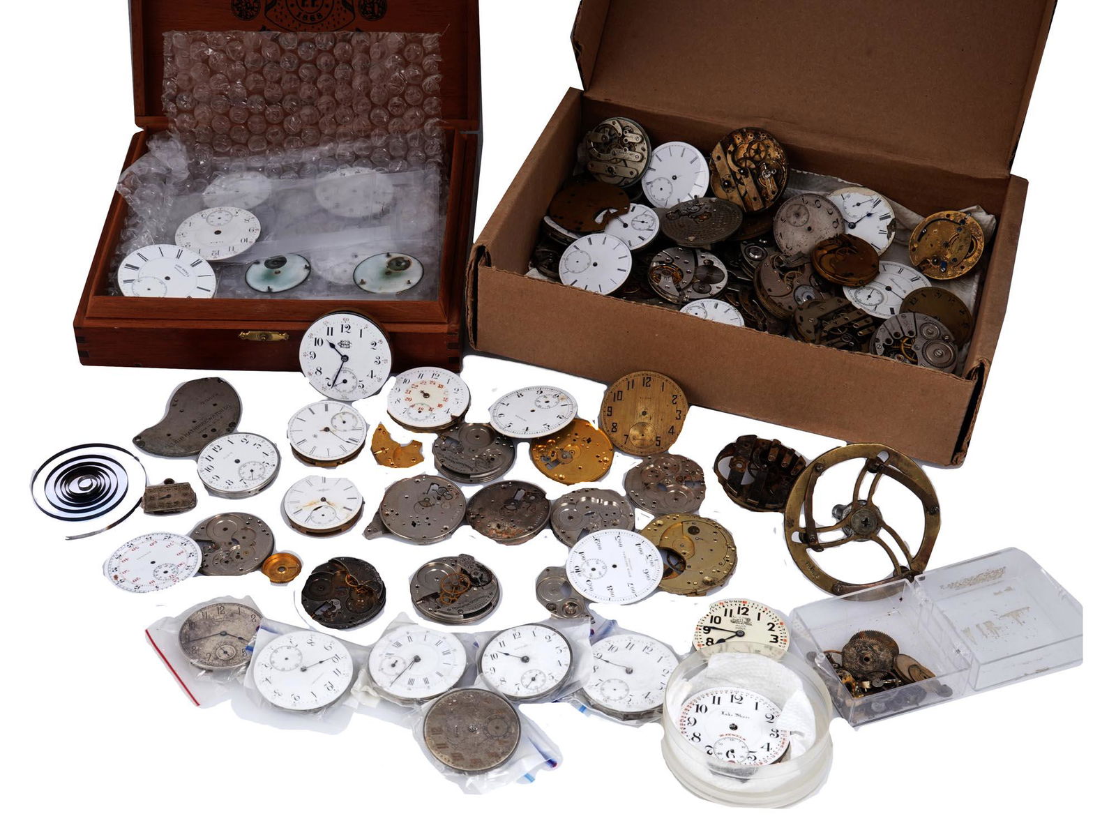 COLLECTION OF VINTAGE CLOCK DIALS AND CLOCKWORKS (1 of 3)