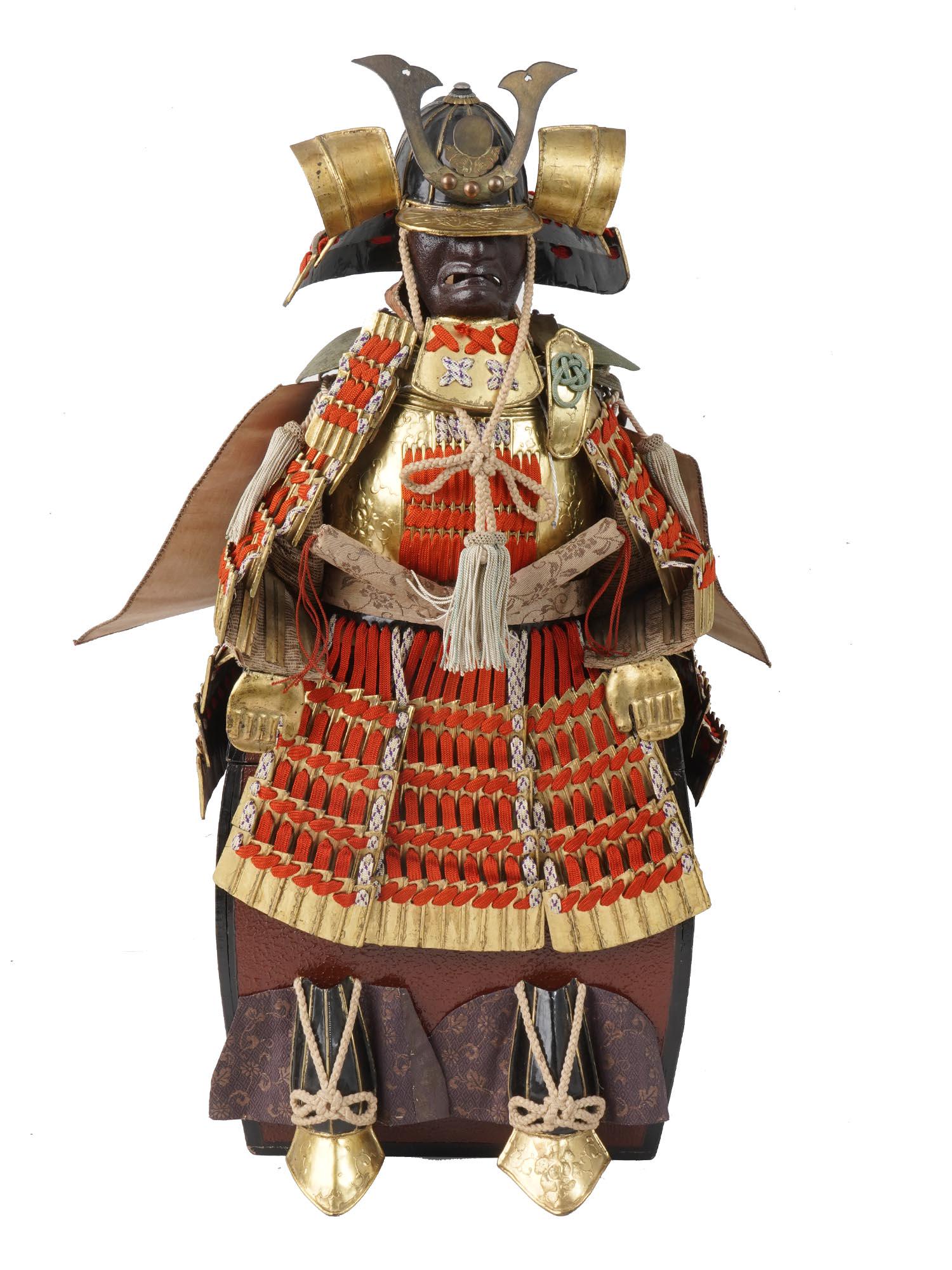 ANTIQUE JAPANISE SAMURAI ARMOR DOLL WITH BOX (1 of 7)