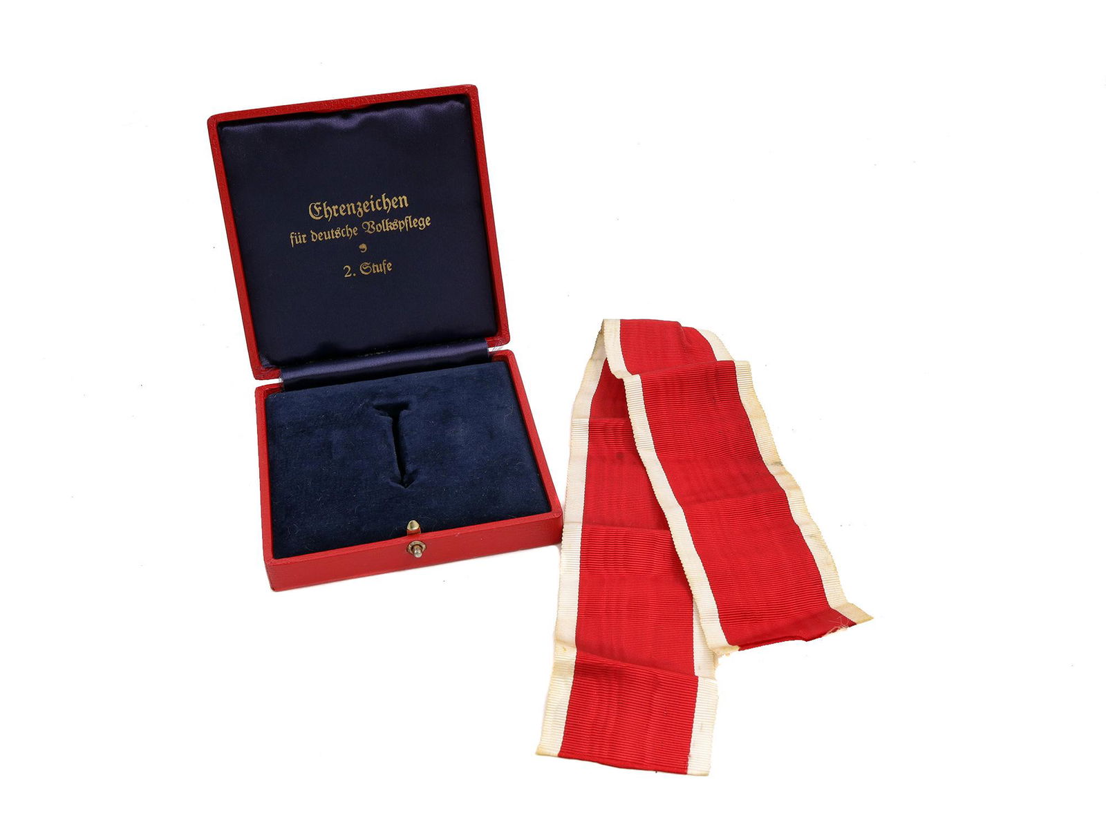AN ORIGINAL GERMAN SOCIAL WELFARE DECORATION CASE & RIBBON (1 of 4)