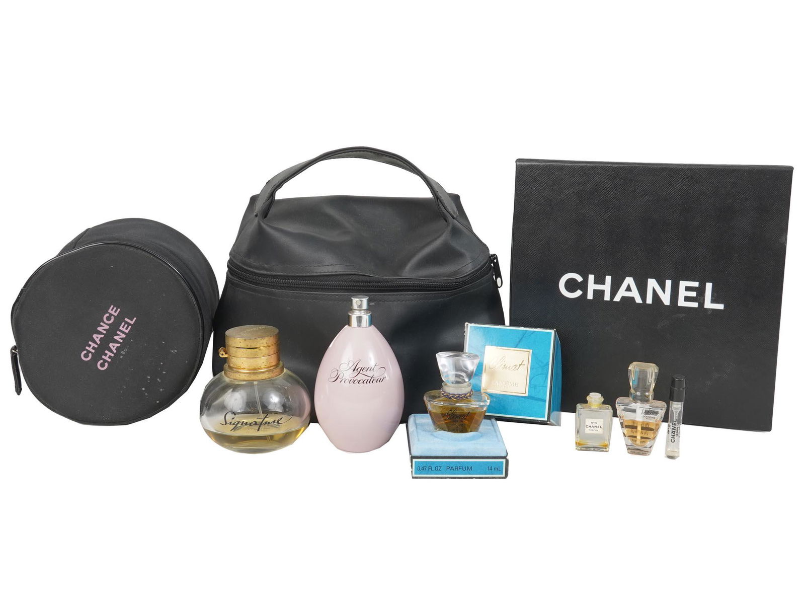 COLLECTION OF VINTAGE PERFUME BOTTLES THREE CASES (1 of 7)