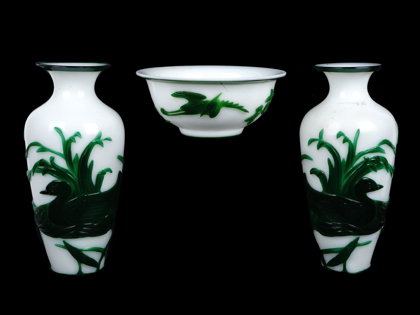 ANTIQUE CHINESE PEKING GLASS GREEN VASES AND BOWL (1 of 13)