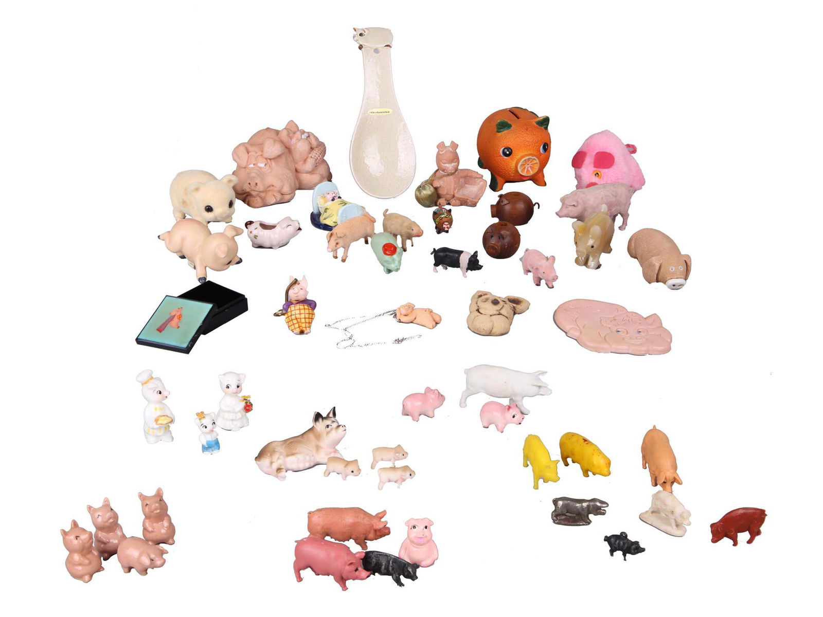 LOT OF MINIATURE PIG ITEMS FROM VARIOUS MATERIALS (1 of 8)