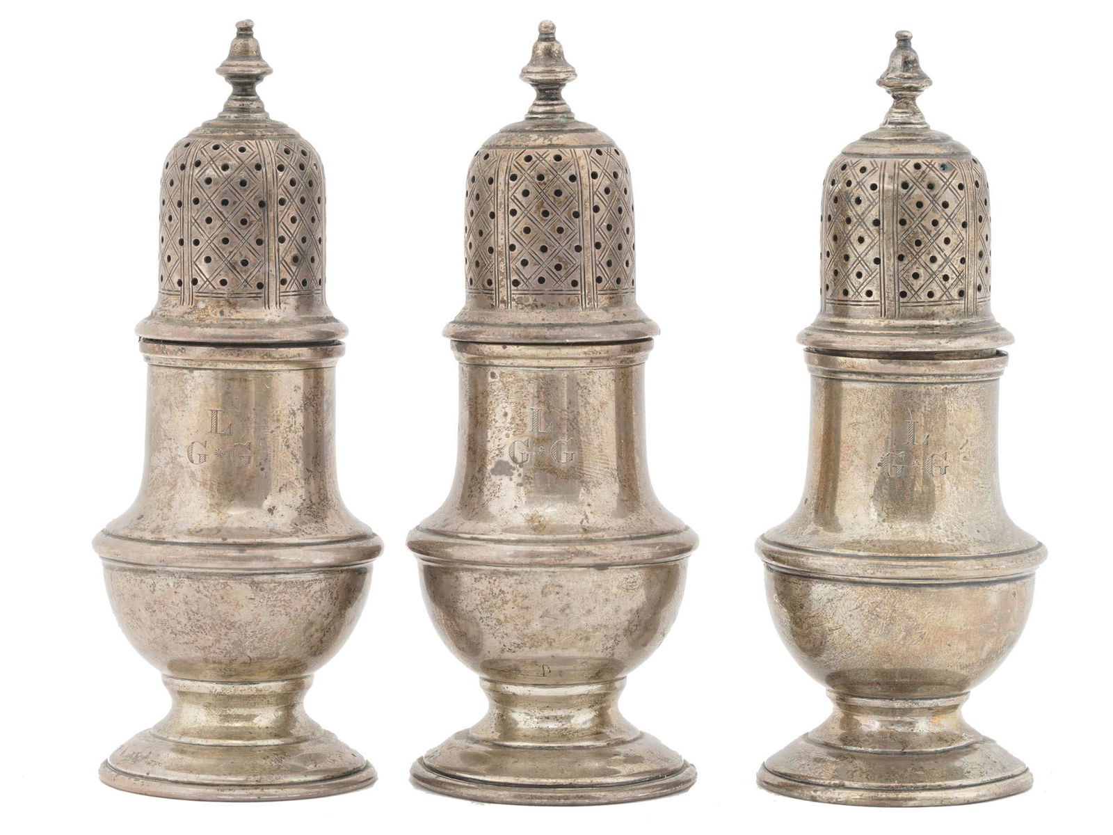 SET OF THREE AMERICAN STERLING SILVER SPICE JARS (1 of 8)