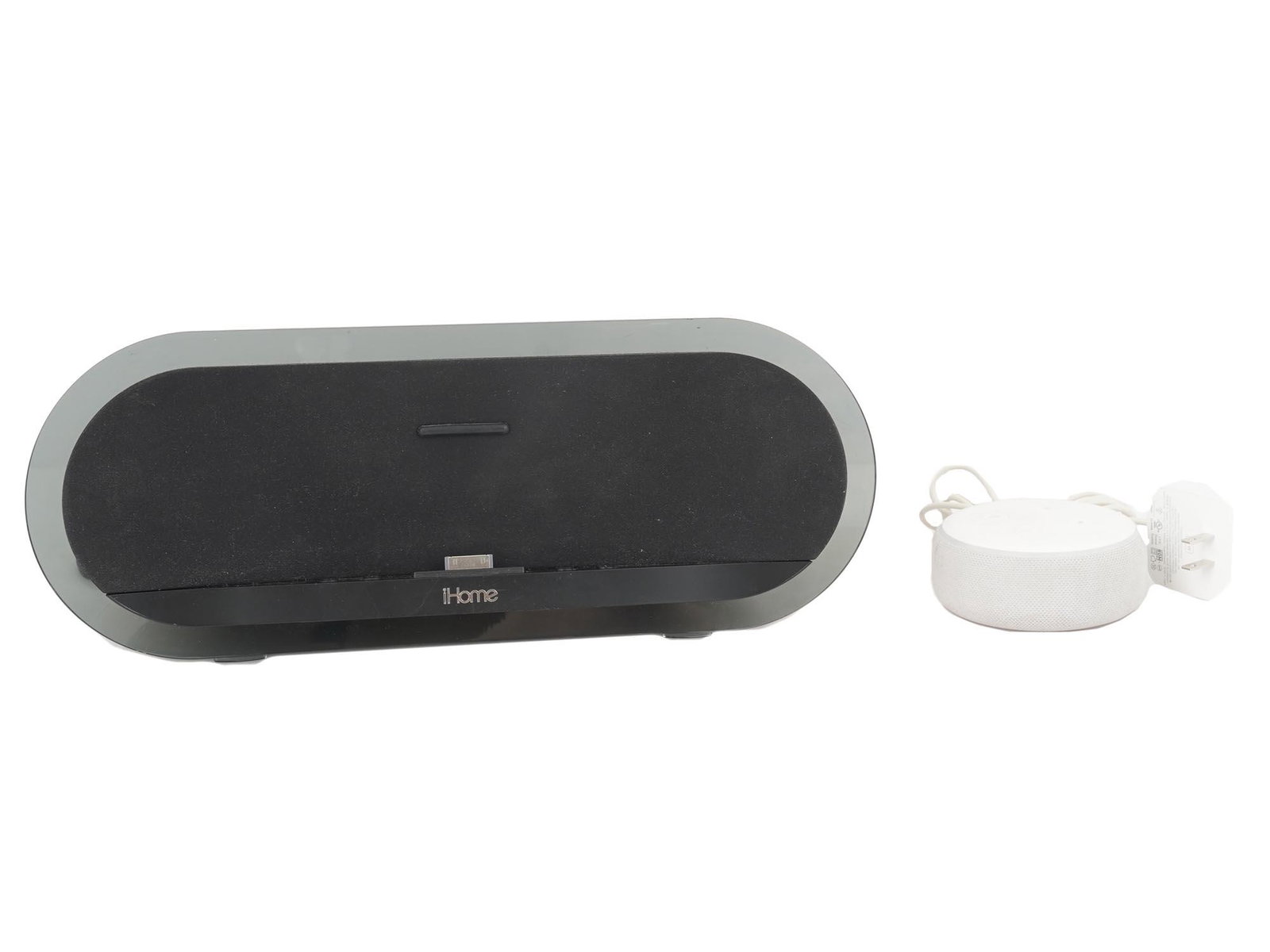 AMERICAN IHOME IP3 POWERED SPEAKER SYSTEM SET (1 of 12)