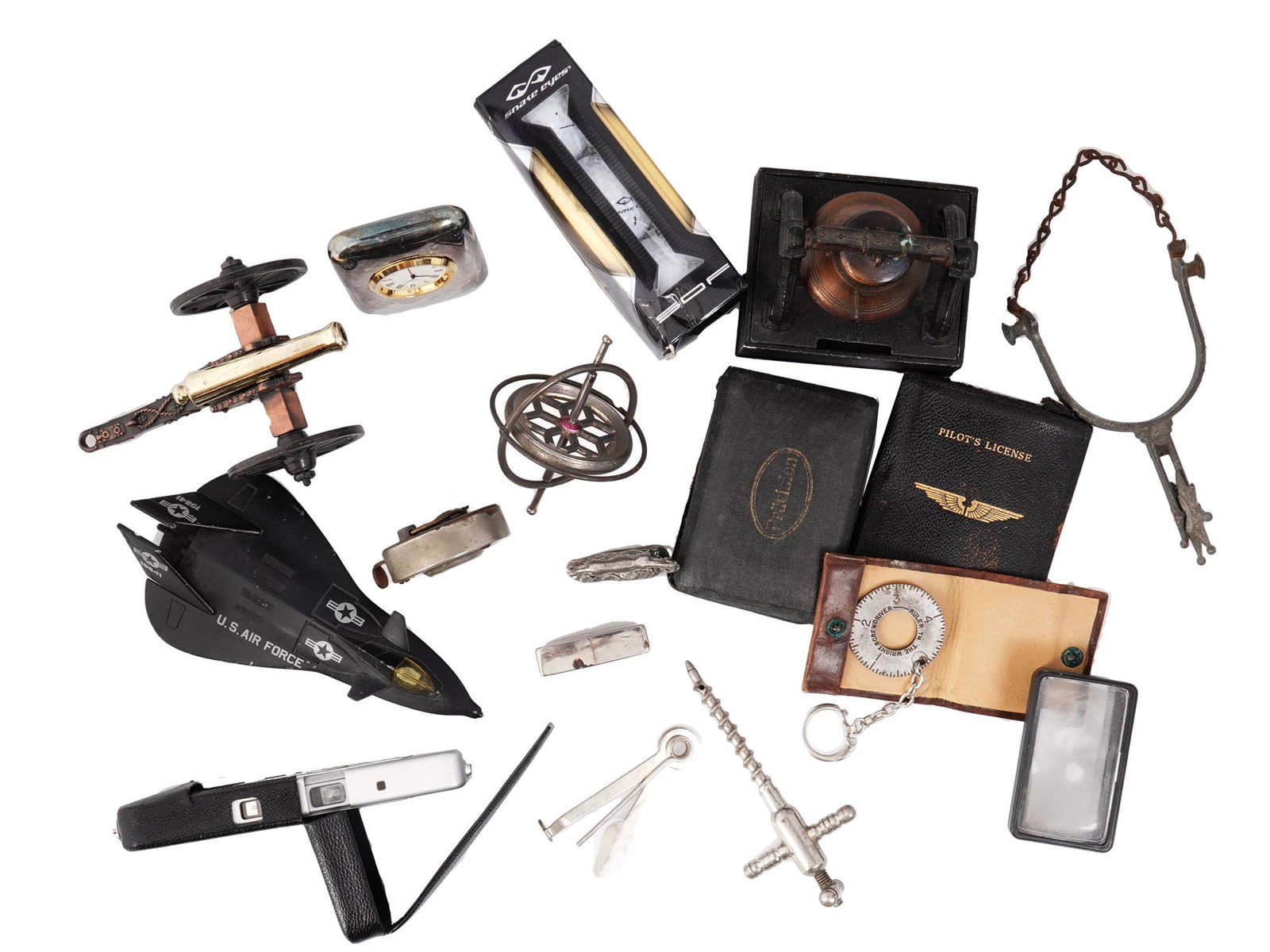 LARGE COLLECTION OF VARIOUS DESK ACCESSORIES (1 of 8)