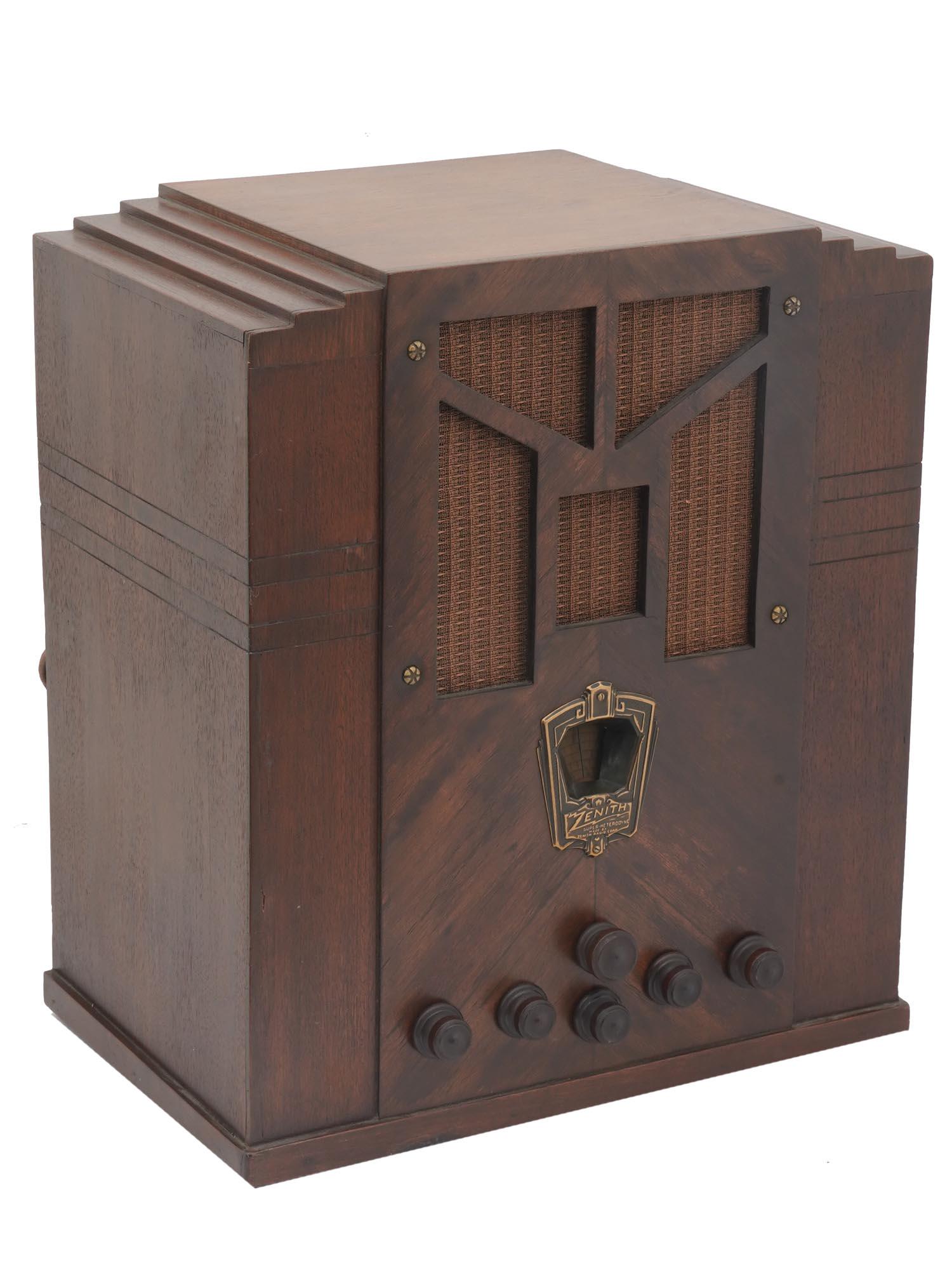 ANTIQUE ZENITH MODEL 288 TOMBSTONE RADIO, C. 1934 (1 of 10)