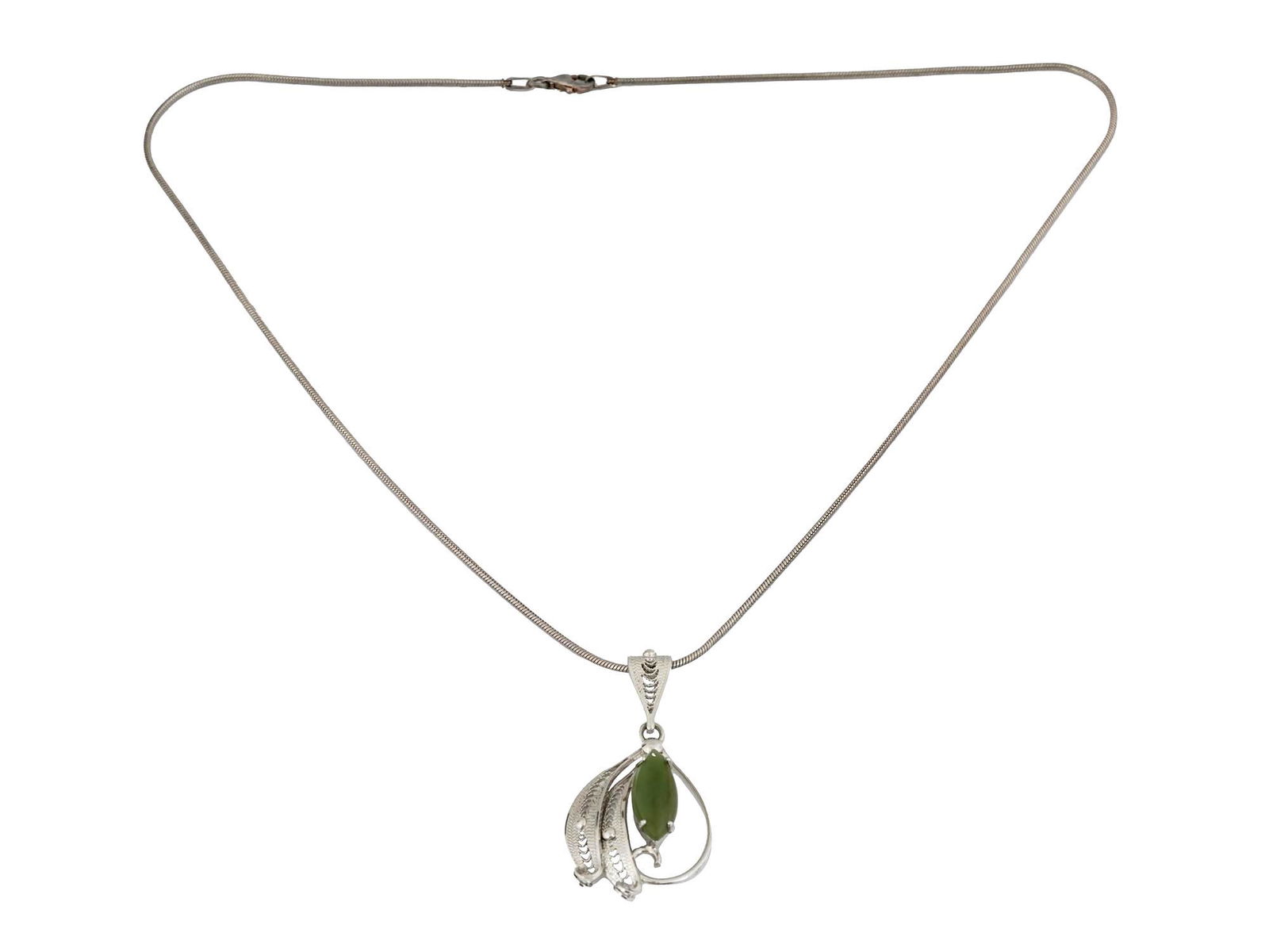 MID CEN SORRENTO STERLING JADE PENDANT NECKLACE (1 of 6)
