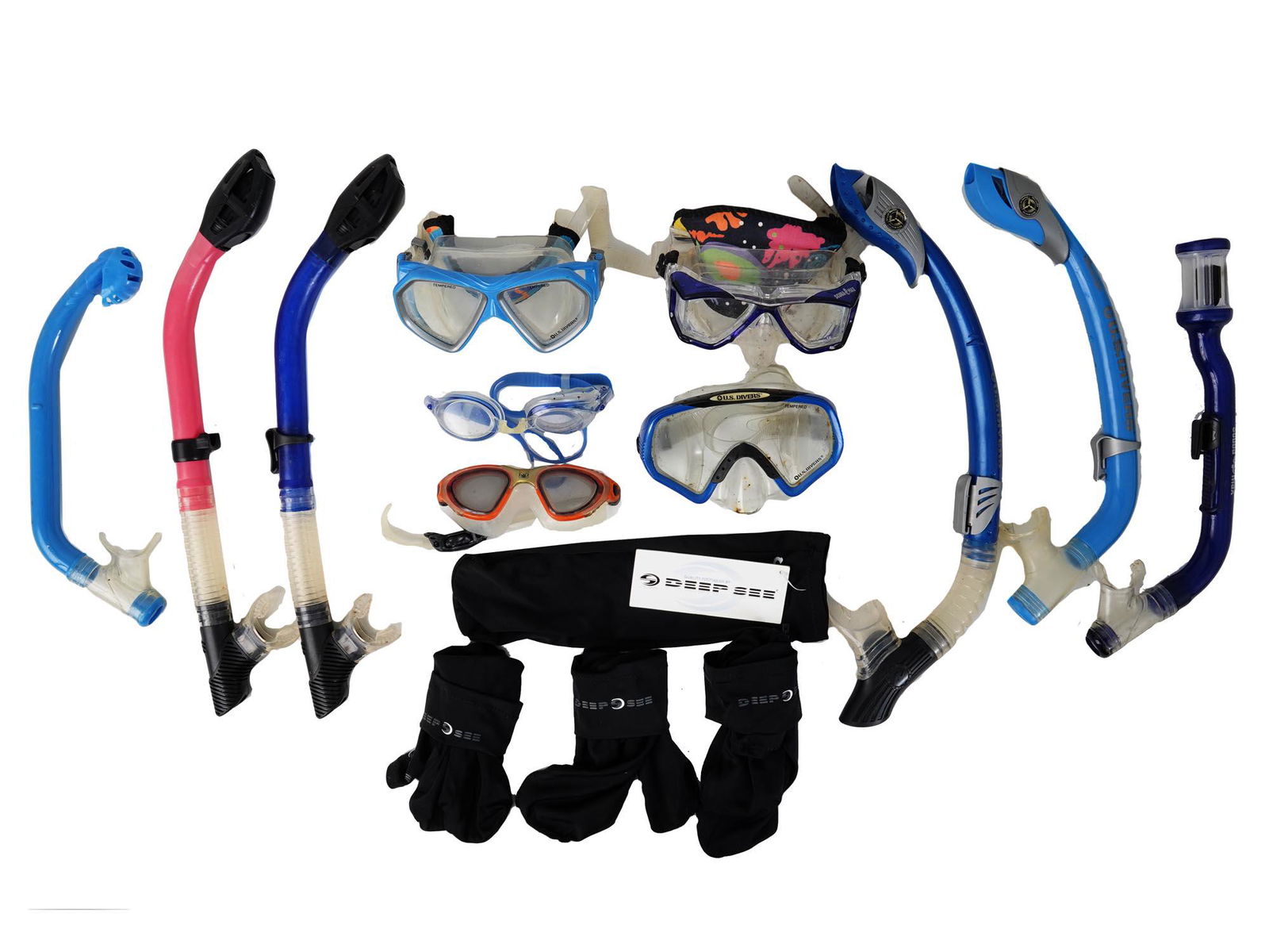 COLLECTION OF SCUBA DIVING ACCESSORIES EQUIPMENT (1 of 16)