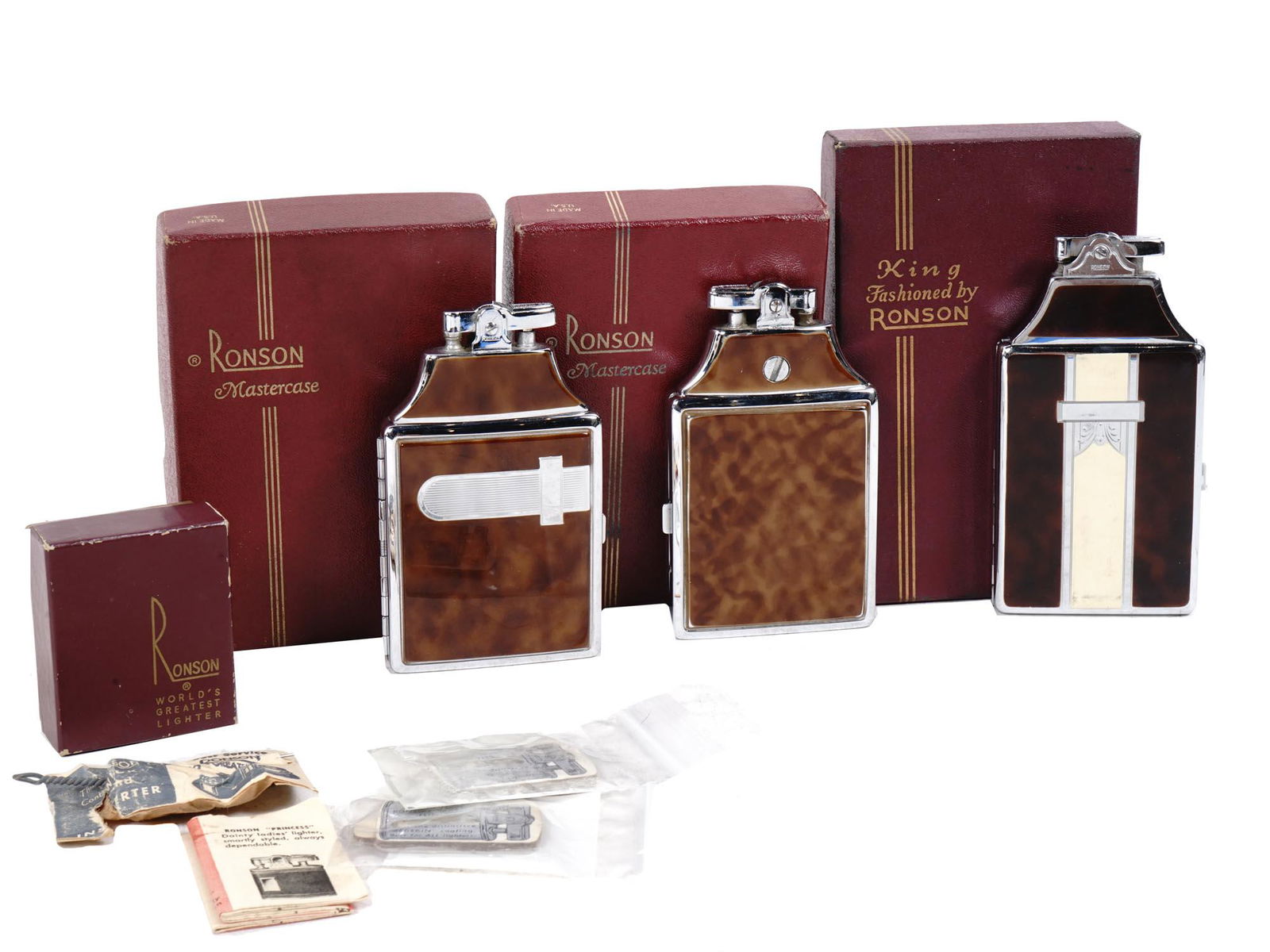 VINTAGE ART DECO RONSON LIGHTERS AND ACCESSORIES (1 of 11)
