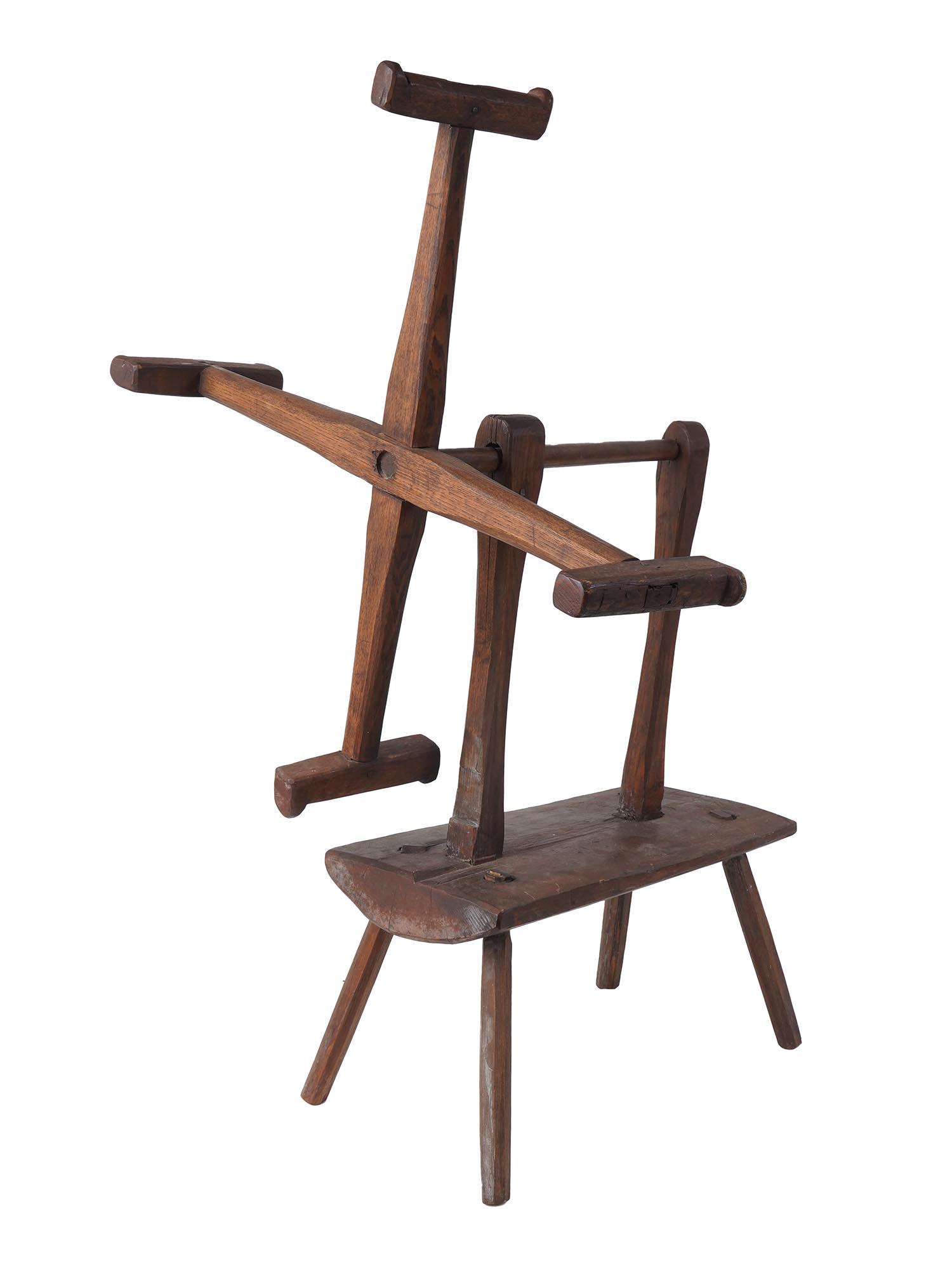 ANTIQUE FOLK WOOD SPINNING WHEEL SPINNERS WEASEL (1 of 8)