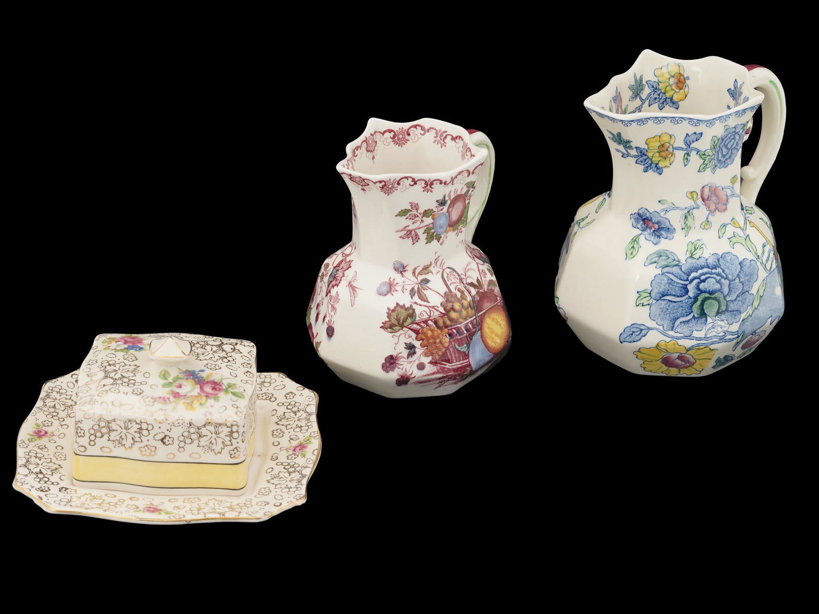 THREE VINTAGE ENGLISH PORCELAIN TABLEWARE ITEMS (1 of 12)