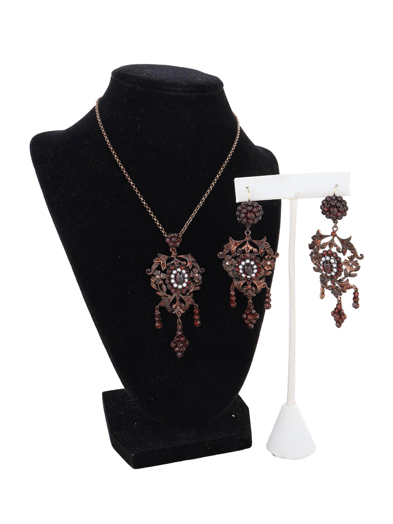 ANTIQUE COSTUME JEWELRY PENDANT WITH EARRINGS (1 of 6)