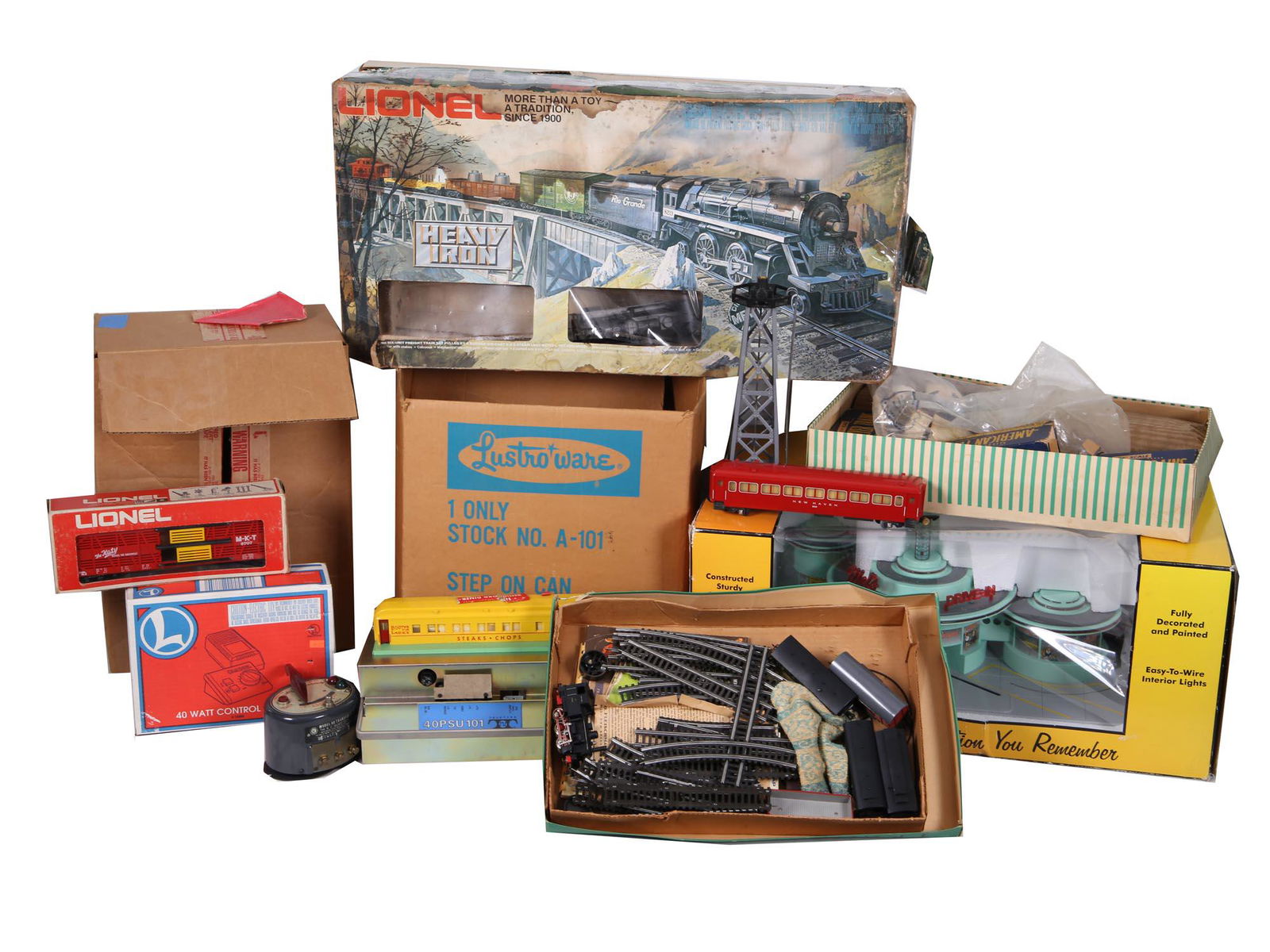 VINTAGE AMERICAN ELECTRIC TRAINS AND ACCESSORIES (1 of 6)