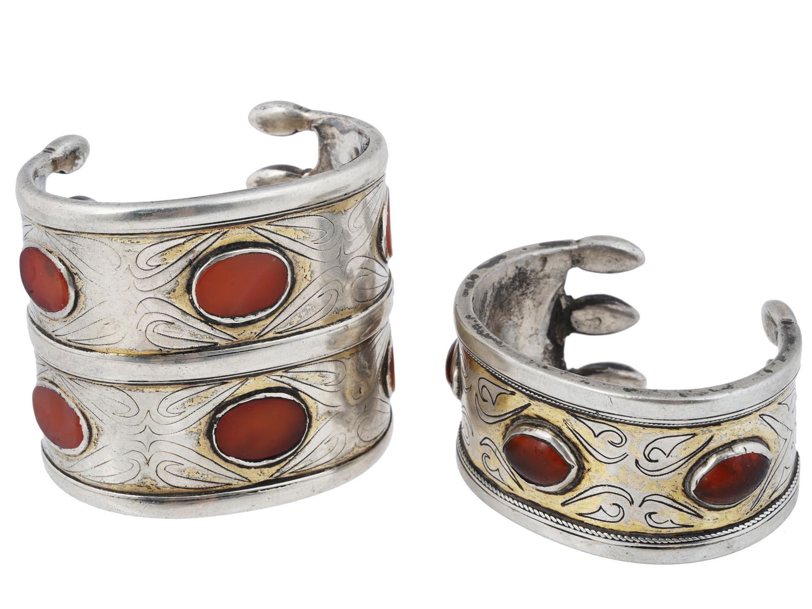 PAIR OF ANTIQUE TURKMEN SILVER CARNELIAN BRACELET (1 of 3)