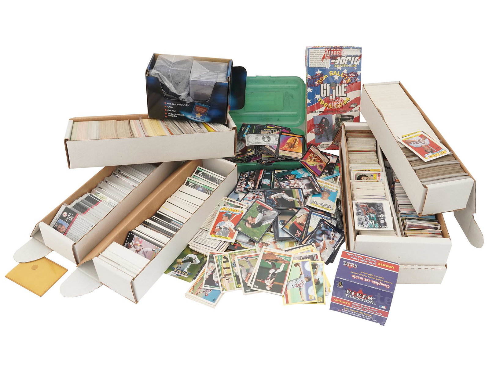 LARGE COLLECTION OF COMIC AND SPORTS TRADE CARDS (1 of 7)