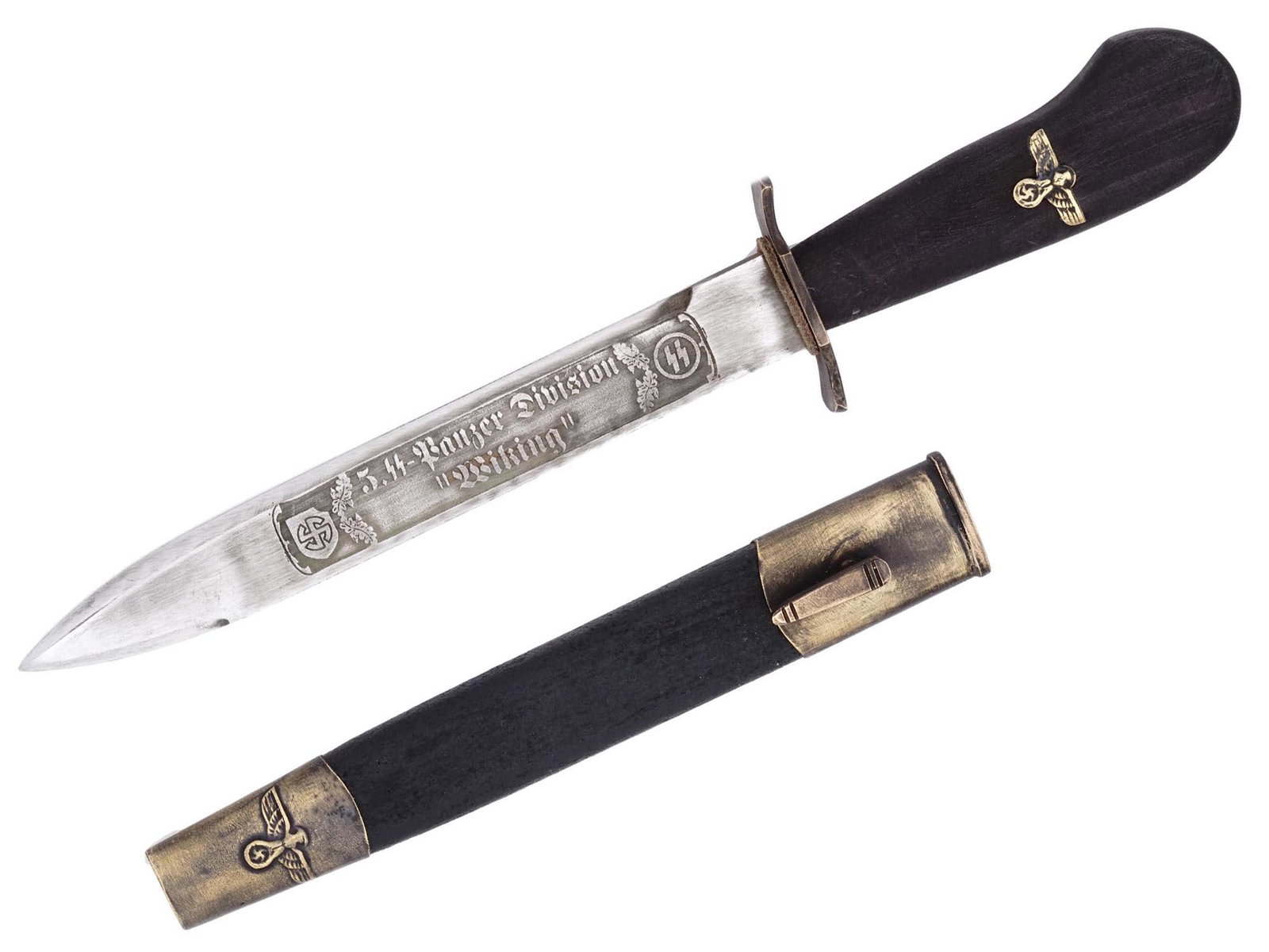 GERMAN WWII 5TH SS PANZER DIVISION WIKING BAYONET: A German WWII 5th SS Panzer Division Wiking presentation bayonet featuring a carved hilt and etched steel blade. Marked on the ricasso: Original Eickhorn Solingen. Comes with a leather bound scabbard 