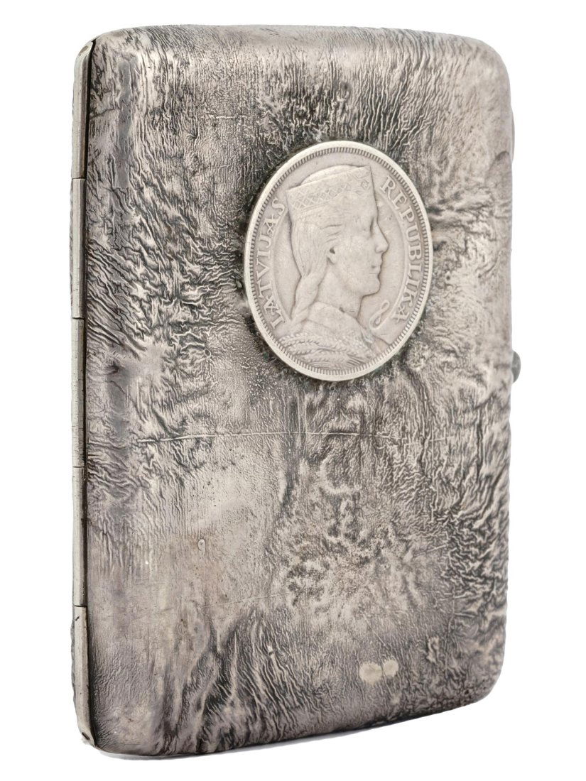 RUSSIAN SILVER CIGARETTE CASE WITH LATVIAN COIN (1 of 6)