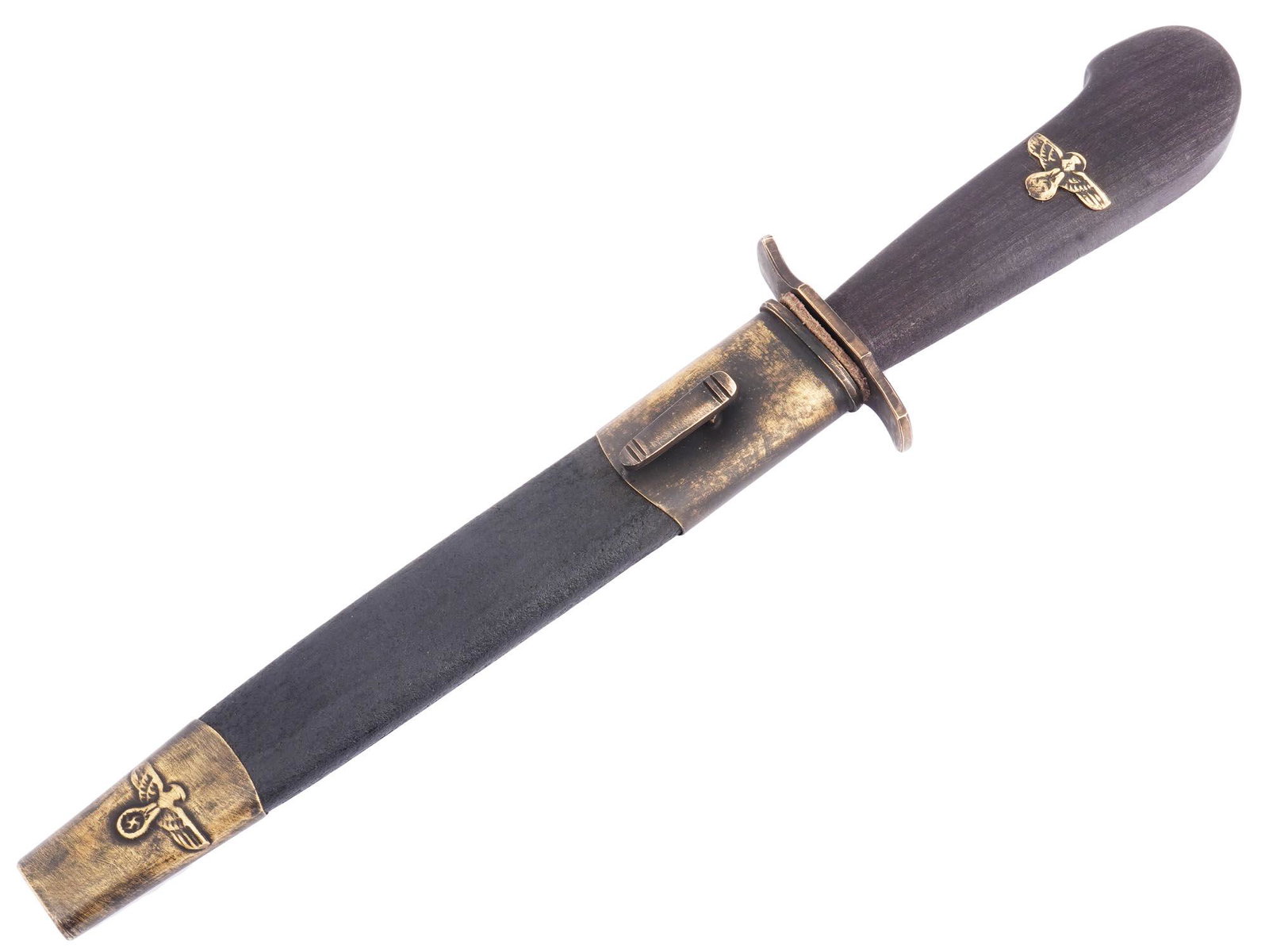 GERMAN WWII 5TH SS PANZER DIVISION WIKING BAYONET: A Nazi German WWII 5th SS Panzer Division Wiking presentation bayonet featuring a carved hilt and etched steel blade. Marked on the ricasso: Original Eickhorn Solingen. Comes with a leather-bound scab