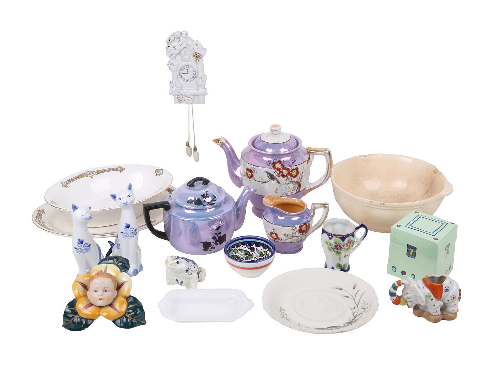 VINTAGE PORCELAIN TABLEWARE AND CERAMIC DECOR (1 of 12)