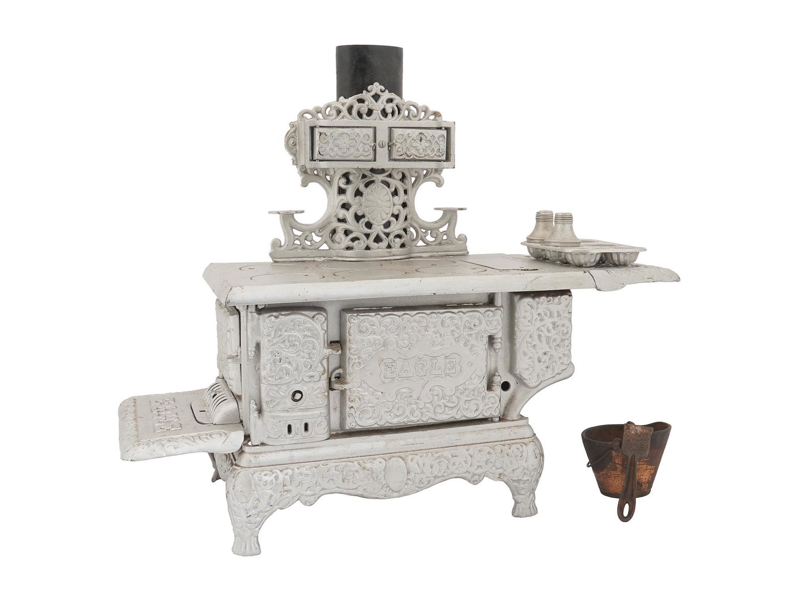 ANTIQUE LANCASTER BRAND CAST IRON EAGLE TOY STOVE (1 of 10)