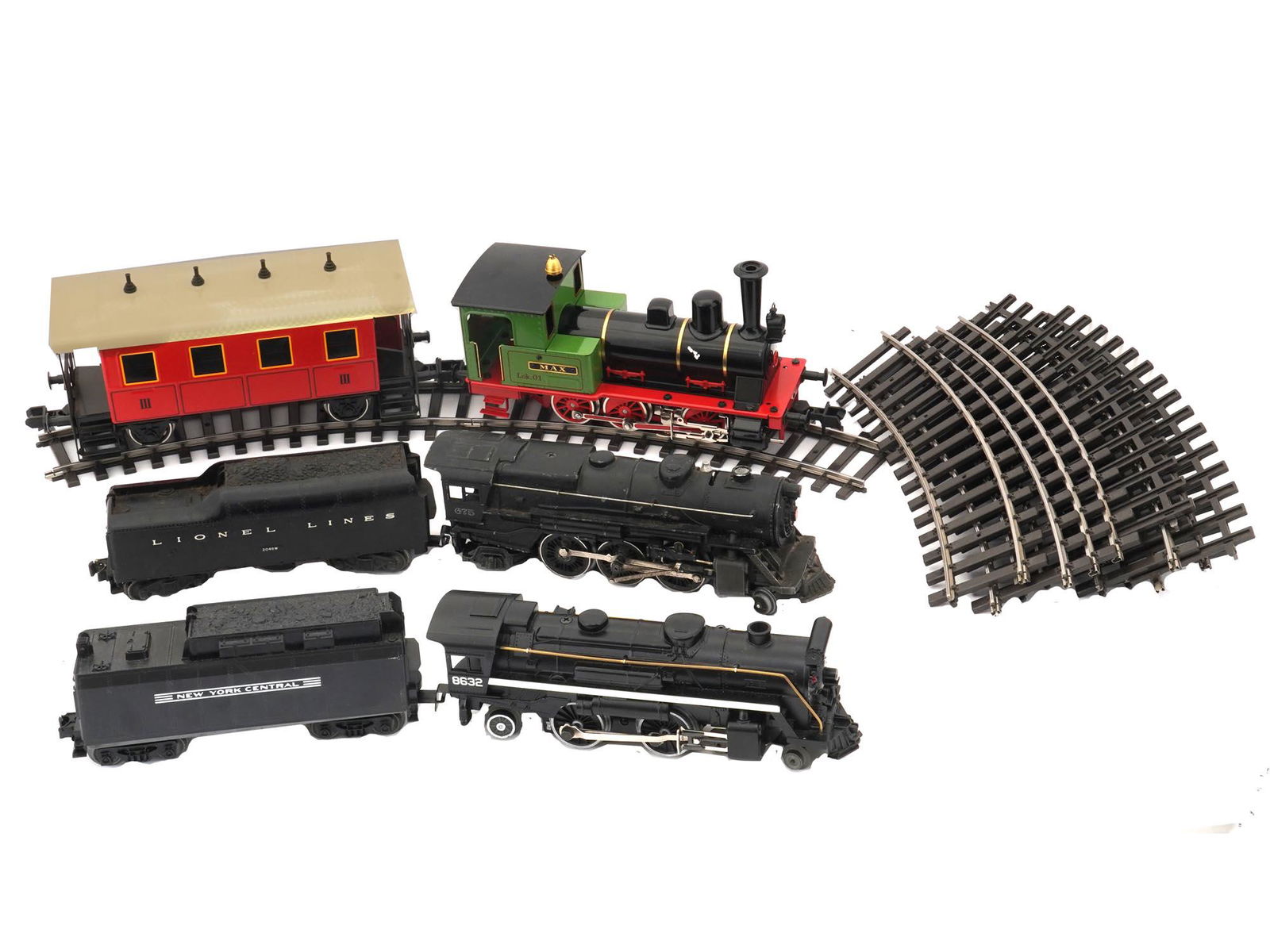 VINTAGE MARKLIN MAX AND LIONEL LOCOMOTIVE MODELS (1 of 12)