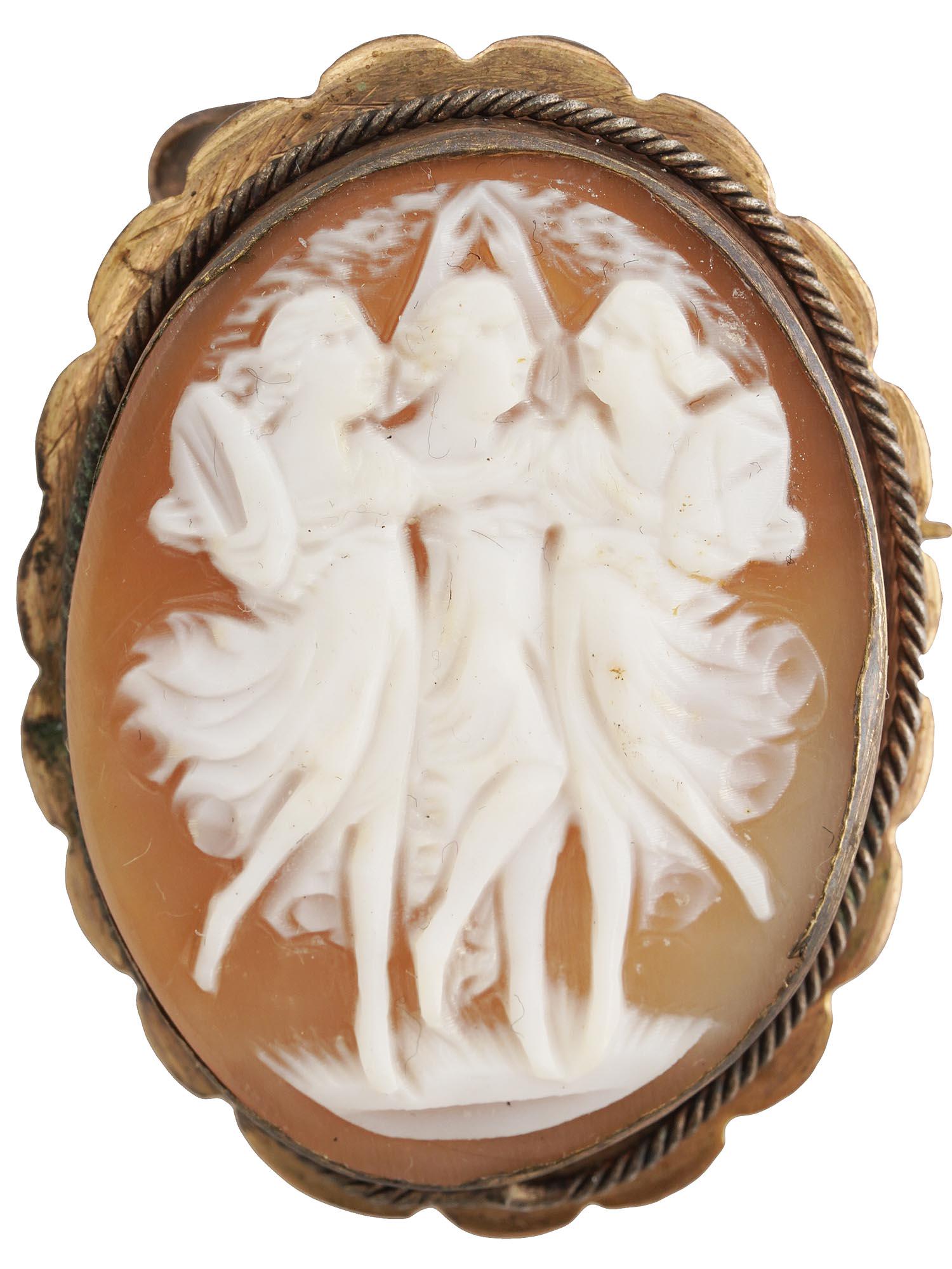 ANTIQUE VICTORIAN SHELL CAMEO BROOCH PENDANT (1 of 3)