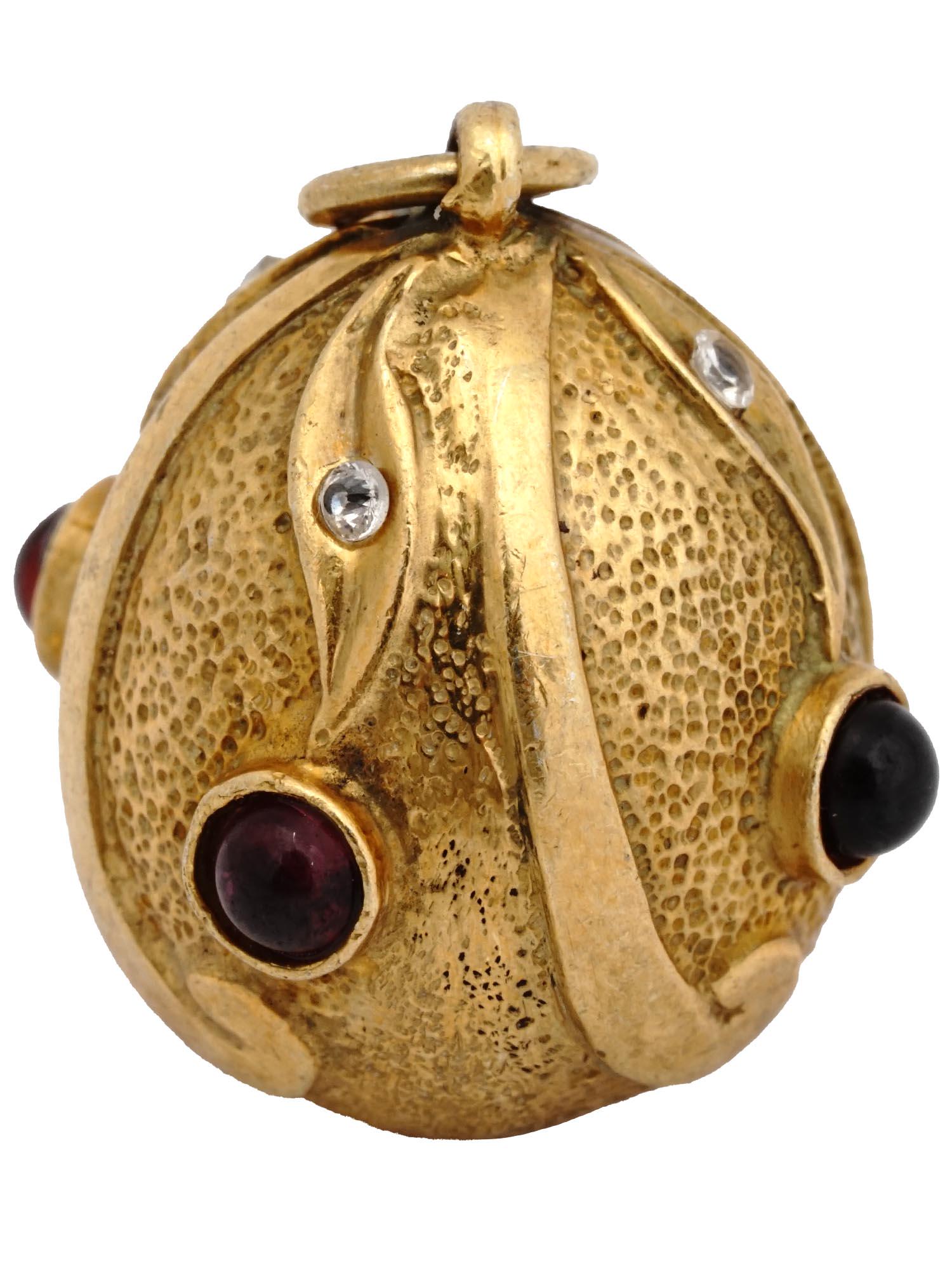 RUSSIAN 84 GILT SILVER AND RUBY STONE EGG PENDANT (1 of 3)