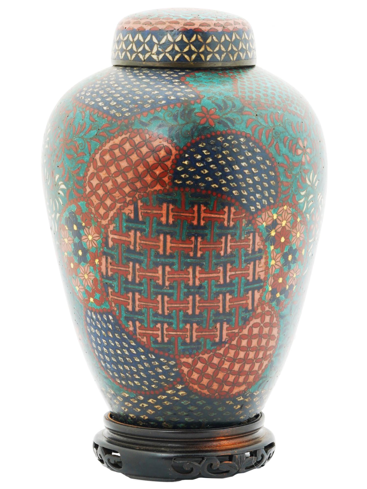 LARGE ANTIQUE JAPANESE MEIJI CLOISONNE LIDDED JAR (1 of 8)