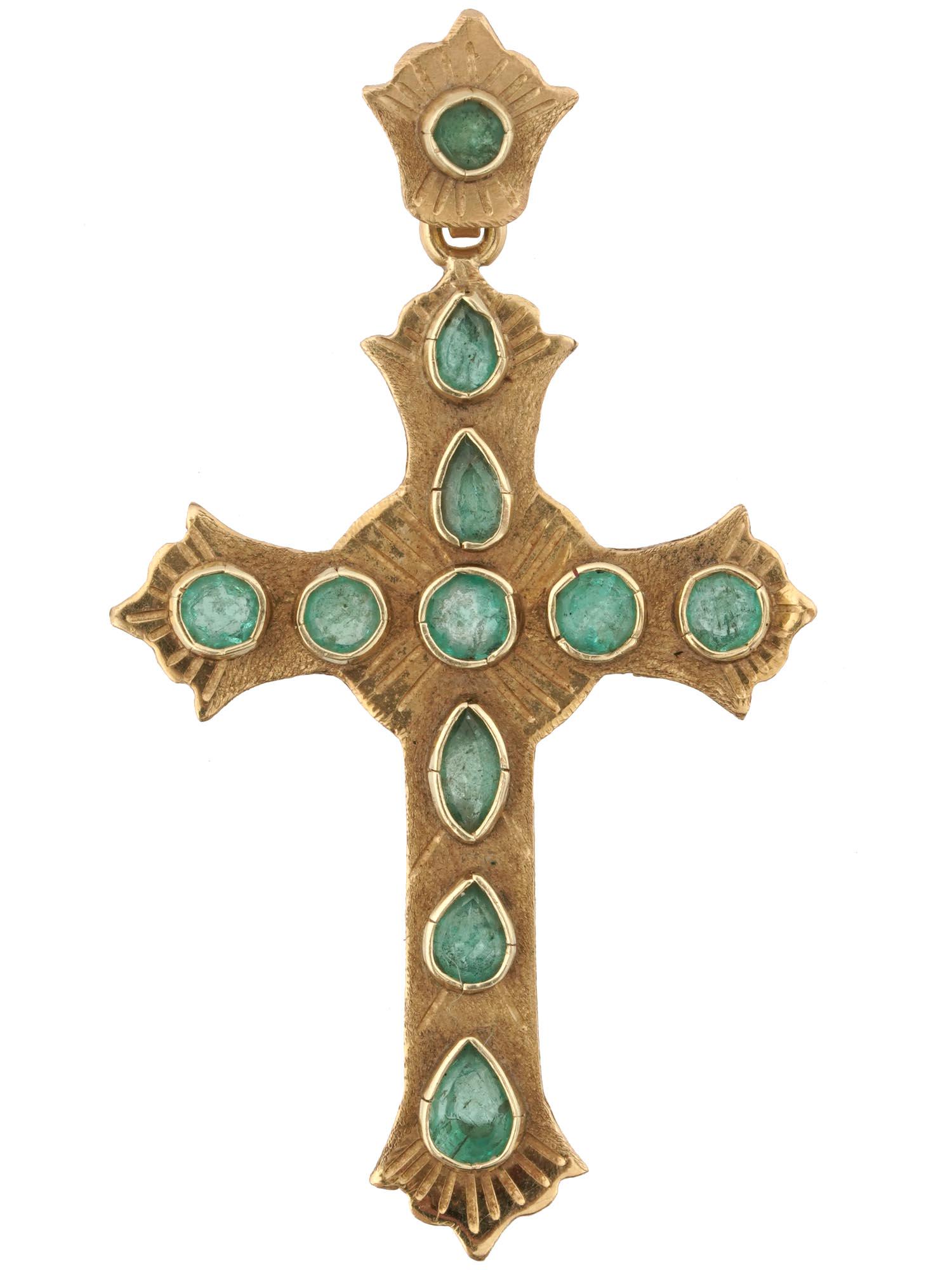 VINTAGE 18K GOLD EMERALD CATHOLIC CROSS PENDANT (1 of 3)
