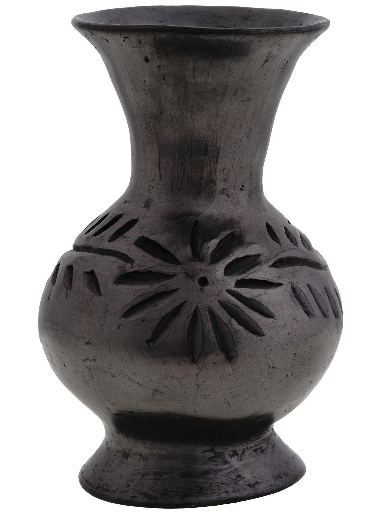 MID CENT DONA ROSA BARRO NEGRO ART POTTERY VASE (1 of 5)