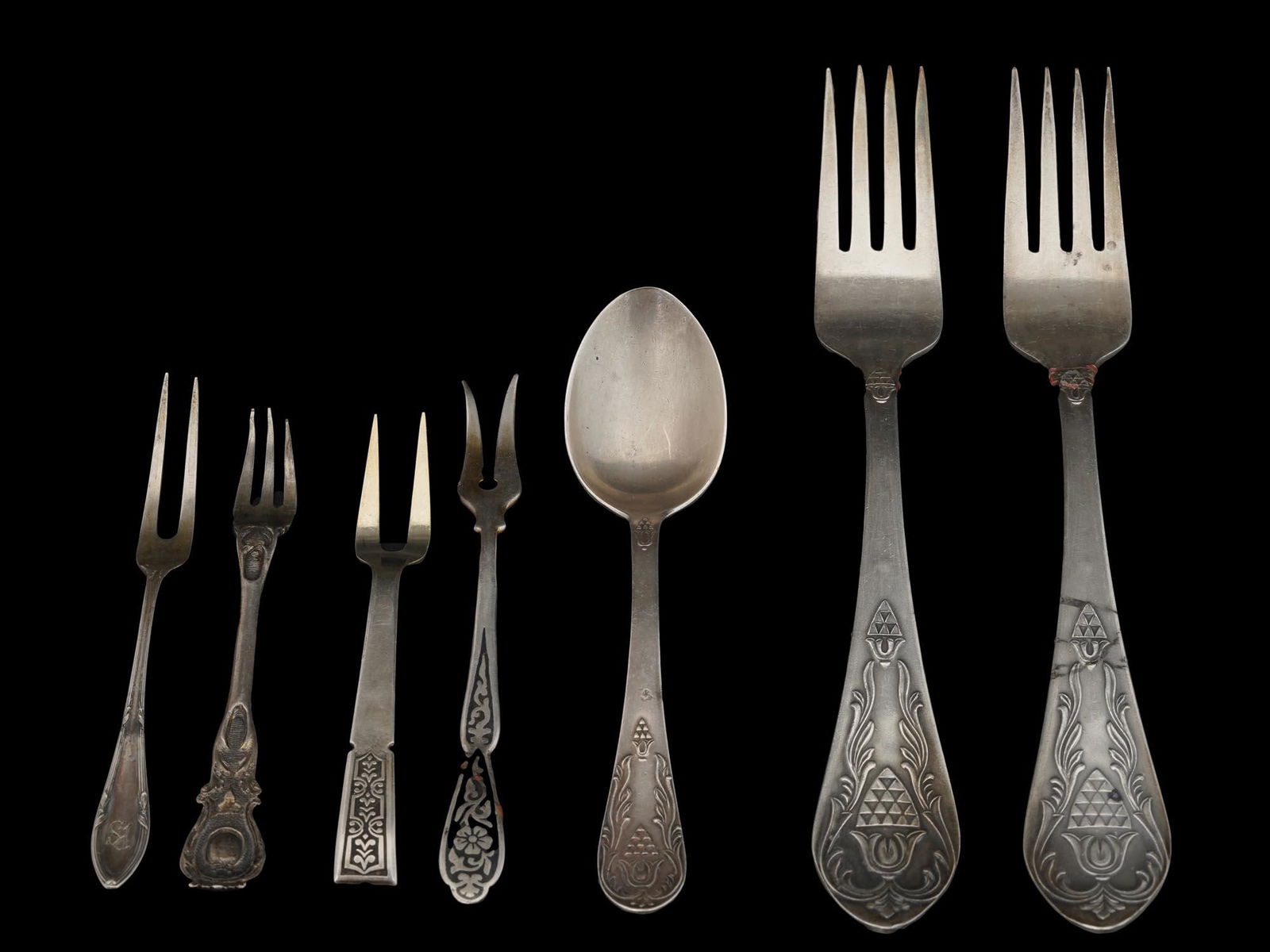 SEVEN COLLECTIBLE RUSSIAN SILVER TABLEWARE ITEMS (1 of 3)