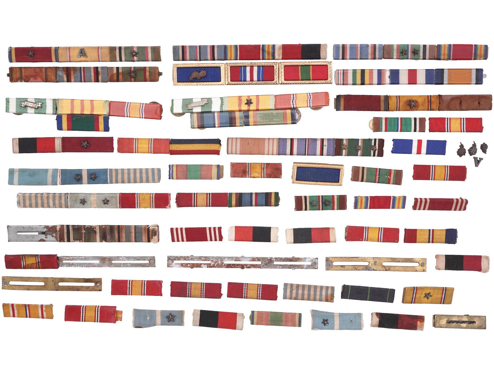 LARGE COLLECTION OF WWII US MILITARY RIBBON BARS (1 of 6)