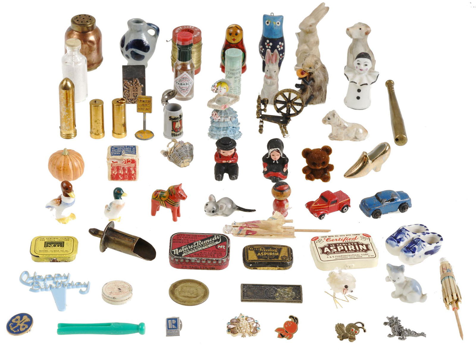 VINTAGE KNICK KNACK, SOUVENIRS, PINS AND DECOR (1 of 8)