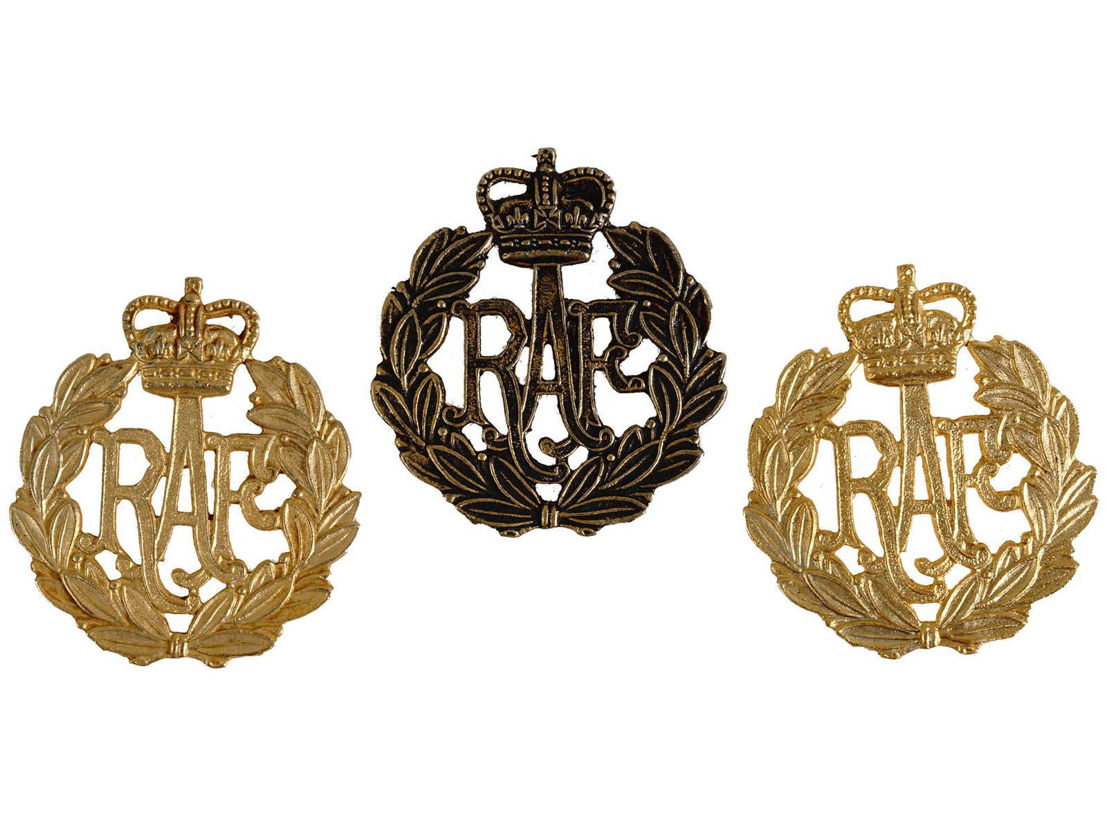 WWII ERA BRITISH RAF ROYAL AIR FORCE CAP BADGES (1 of 4)