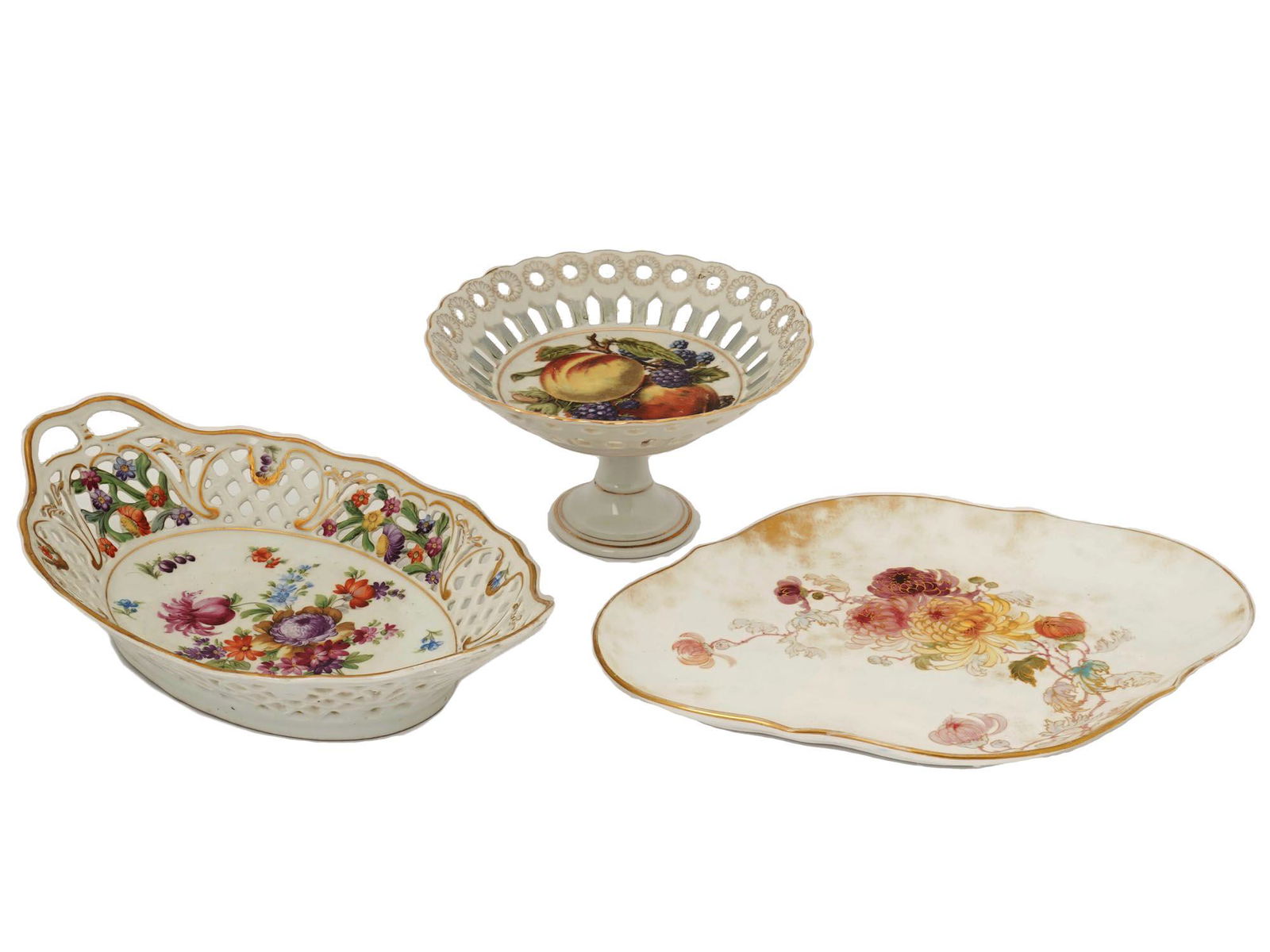 COLLECTION OF THREE EUROPEAN PORCELAIN TRAY BOWLS (1 of 11)
