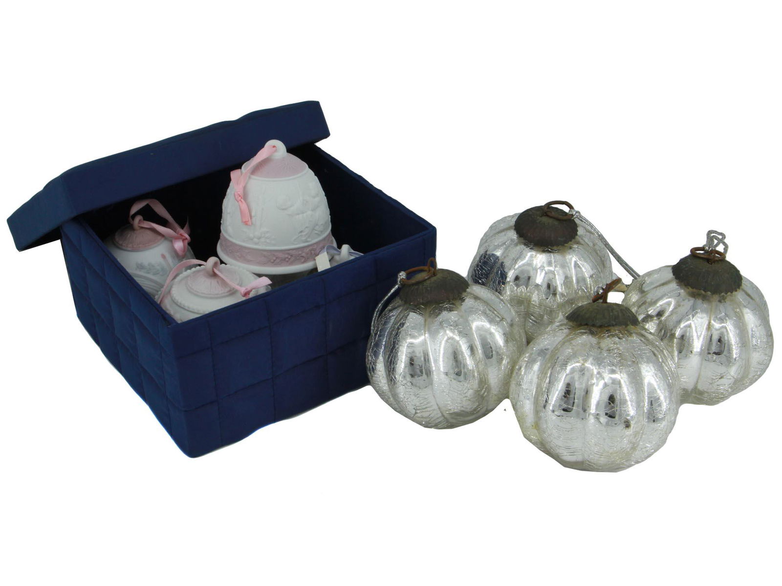 PORCELAIN CHRISTMAS TREE DECORATIONS BY LLADRO (1 of 11)