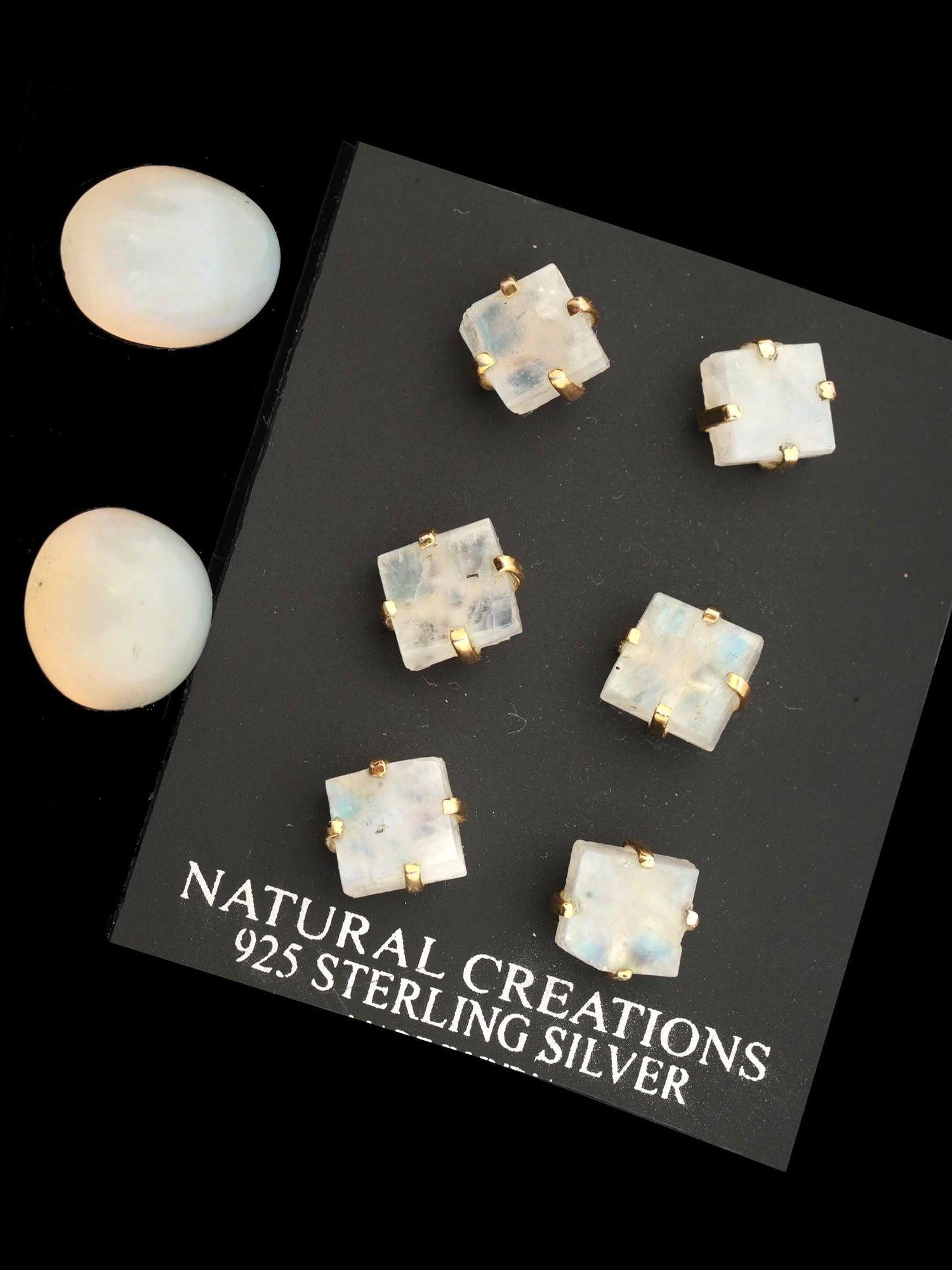 LOT OF VERMEIL SILVER OPAL EARRINGS AND CABOCHONS (1 of 3)