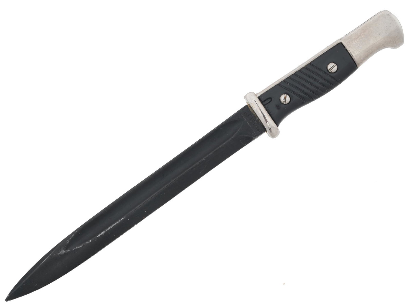WWII NAZI GERMAN ARMY K98 MAUSER BAYONET: A WWII Nazi German Army K98 Mauser bayonet featuring a blackened fullered single edged blade marked Horster and numbered to the ricasso, and black wooden grip secured to the tang by two screws. Origin