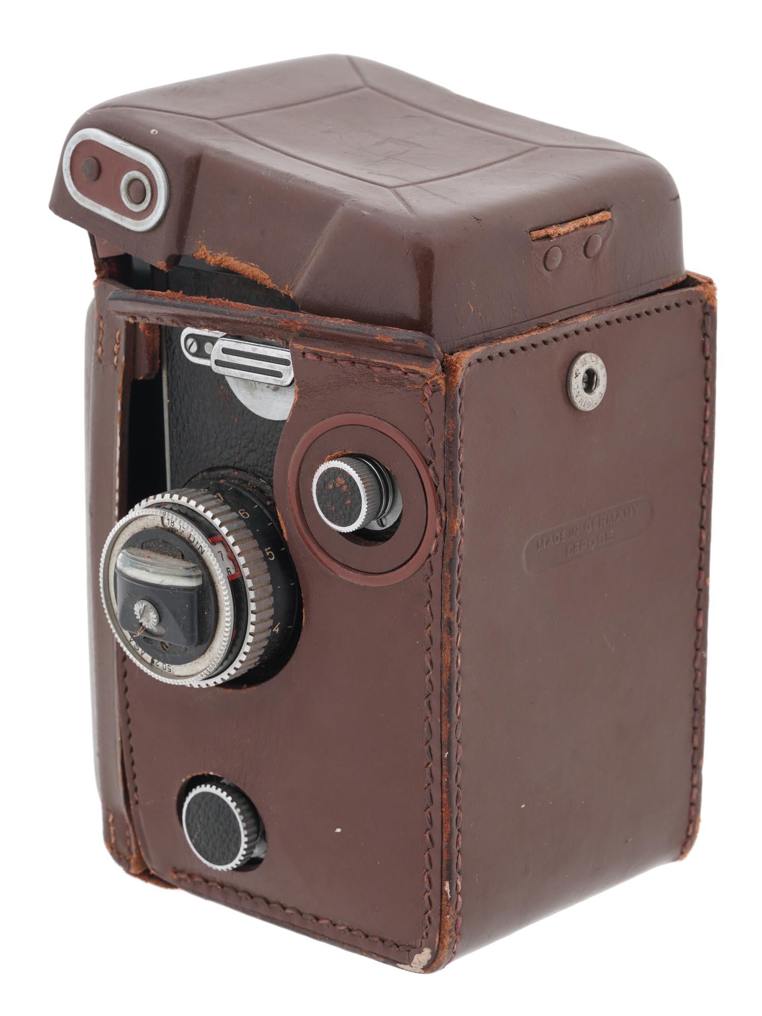 RARE GERMAN ROLLEIFLEX CAMERA IN ORIGINAL BOX (1 of 11)