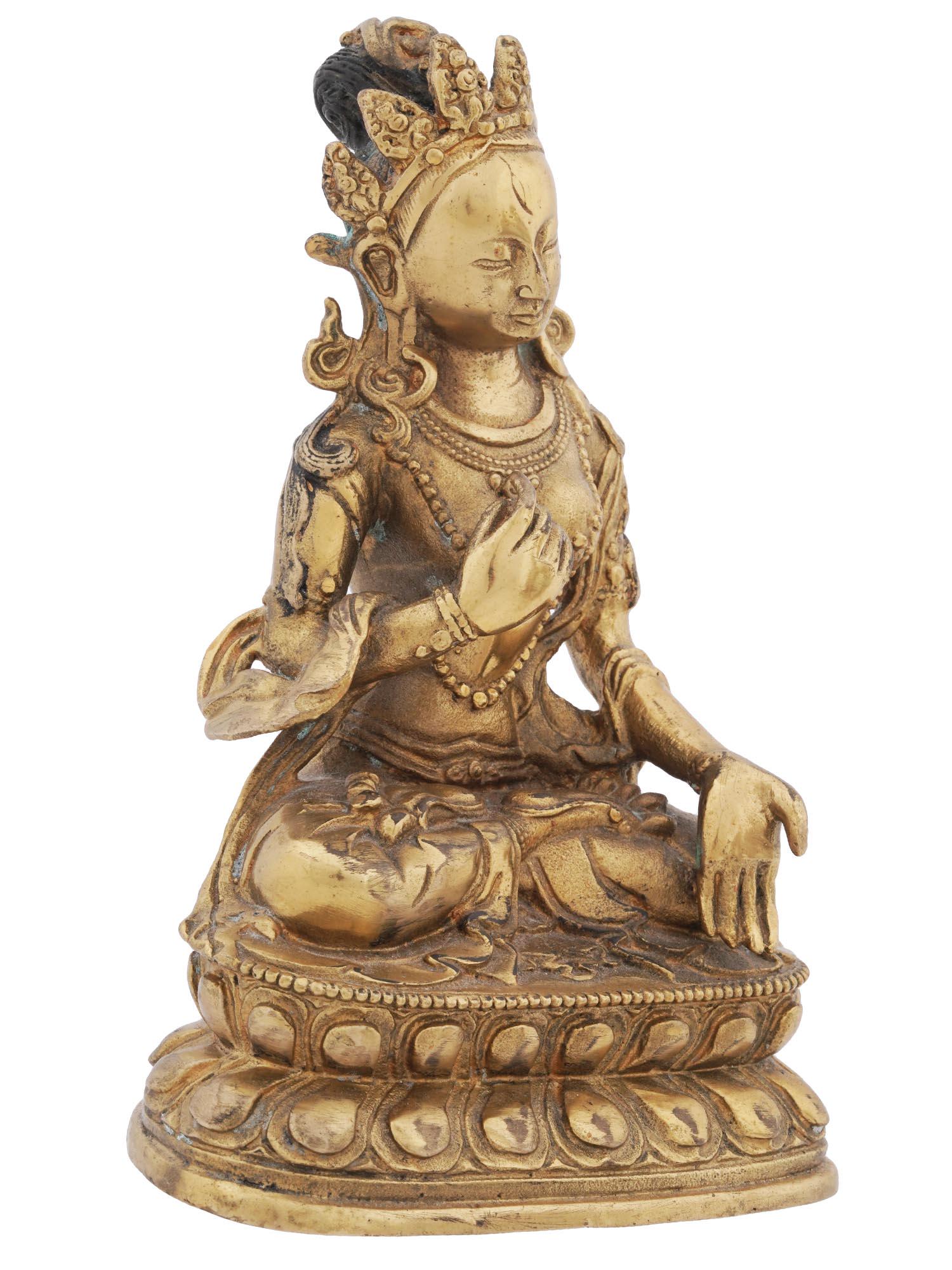 VINTAGE NEPALESE GILT BRONZE FIGURE OF BUDDHA (1 of 7)