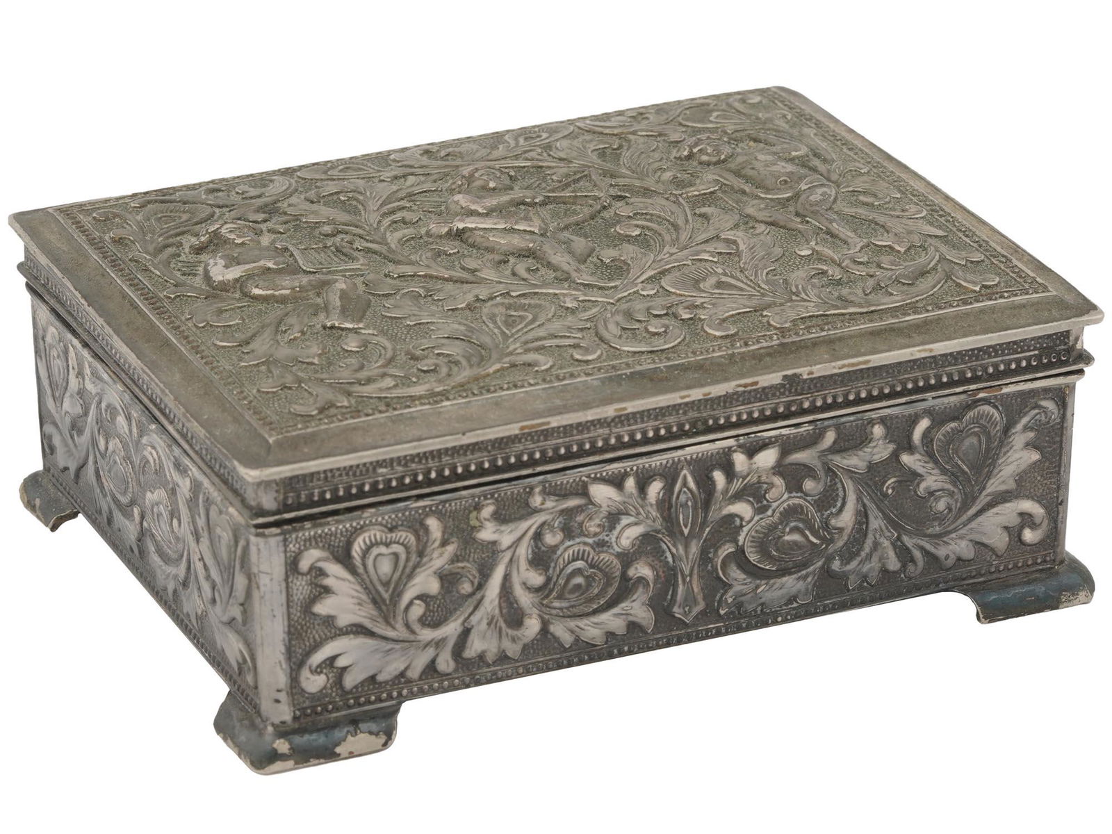 ANTIQUE SILVER PLATED TRINKET BOX WITH CHERUBS (1 of 6)