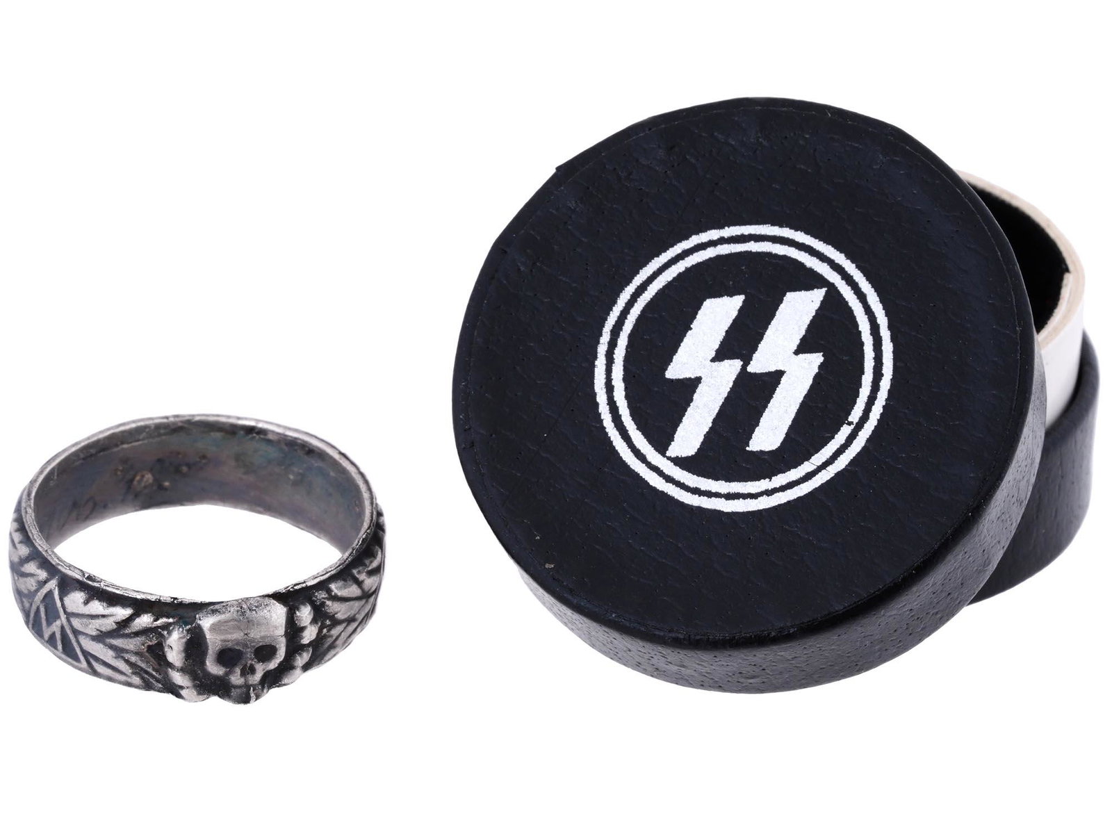 WWII NAZI GERMAN WAFFEN SS HONOUR RING IN BOX: A WWII Nazi German Waffen SS Honour Ring, unofficially called Totenkopfring, an award of Heinrich Himmlers Schutzstaffel. The ring is wreathed with oak leaves with a skull to the center and decorated 