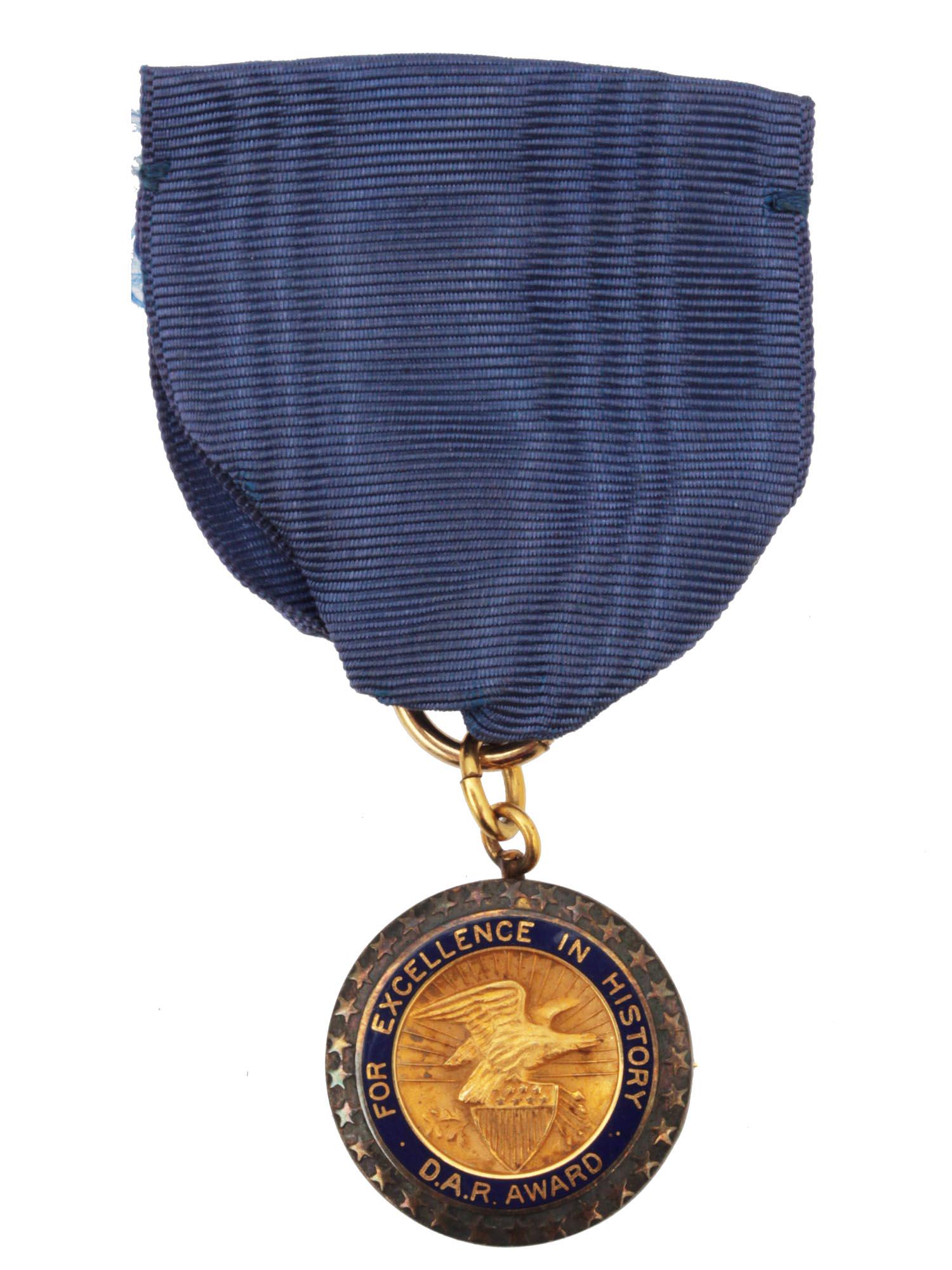 DAUGHTERS AMERICAN REVOLUTION AWARD GOLD MEDAL (1 of 3)