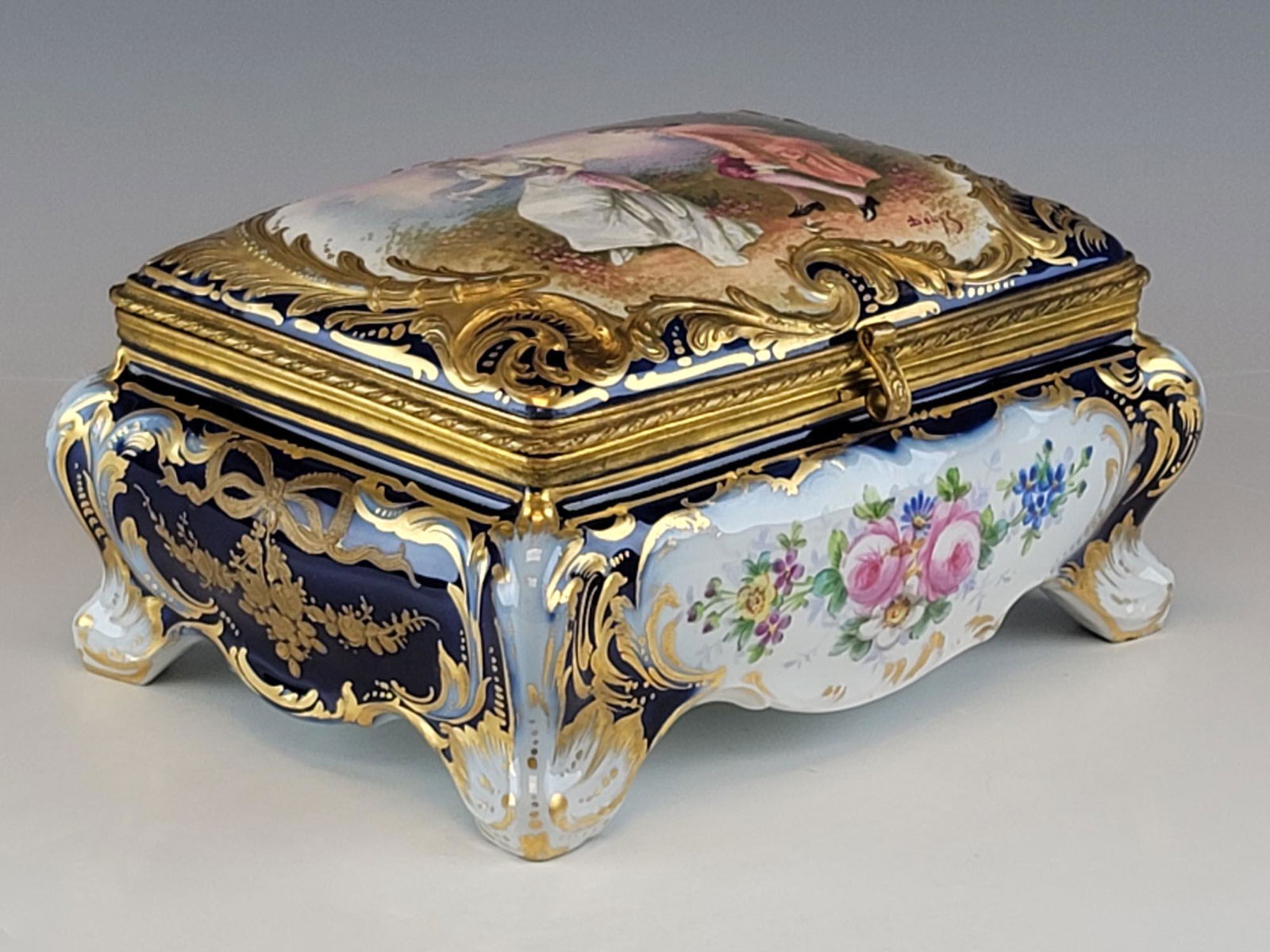 LARGE 19TH C FRENCH SEVRES PORCELAIN JEWELRY BOX (1 of 10)