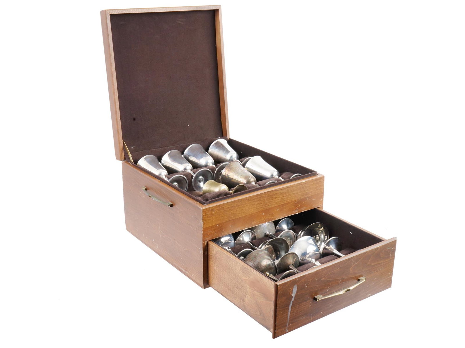 SILVER PLATE CUPS SERVICE DE UBERTI ITALY AND MORE: A vintage set of silverplate drinkware pieces in a wooden case with a drawer and a hinged lid. Includes stemmed wine glasses by De Uberti Italy, marked to the bottom, and more. Mid Century Silver Plat