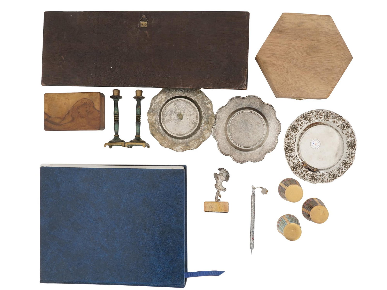 VINTAGE COLLECTION OF DIFFERENT JUDAICA ITEMS (1 of 12)